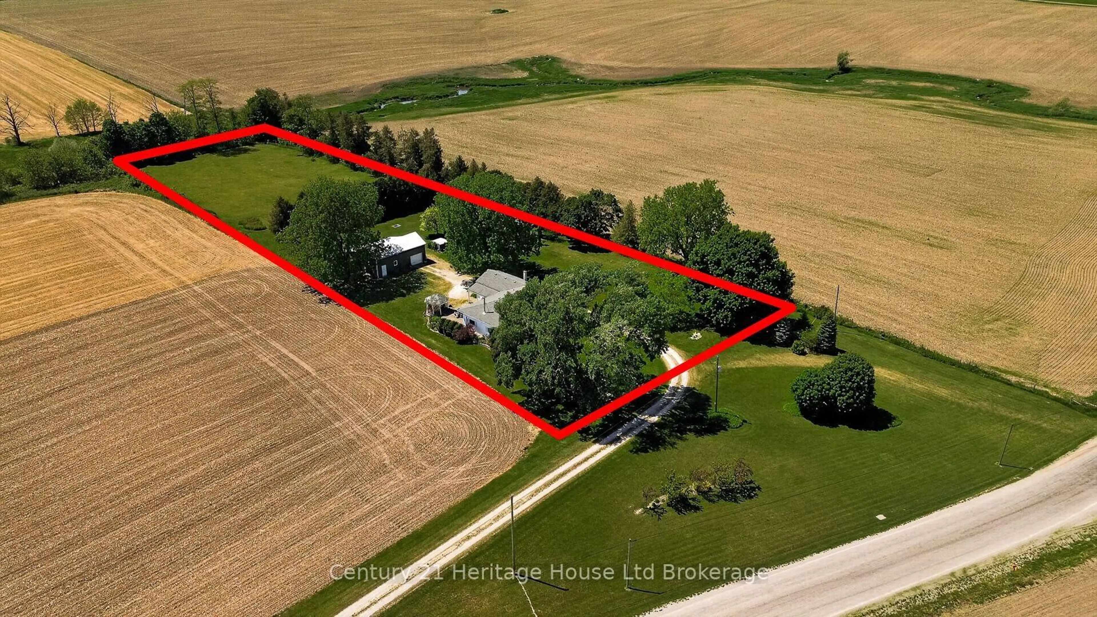 A pic from outside/outdoor area/front of a property/back of a property/a pic from drone, building for 776443 Blandford Rd, Blandford-Blenheim Ontario N0J 1M0