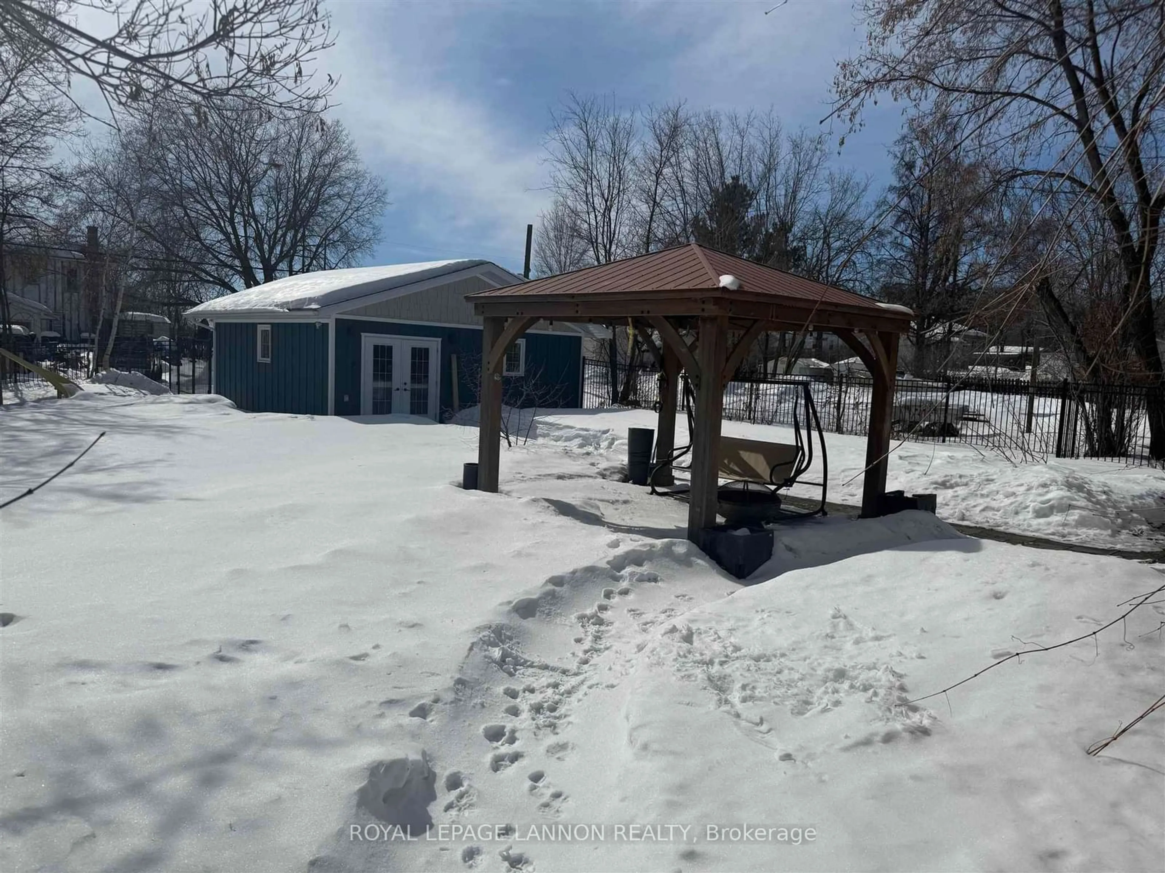 A pic from outside/outdoor area/front of a property/back of a property/a pic from drone, street for 109 King Street, Sioux Lookout Ontario P8T 1C3