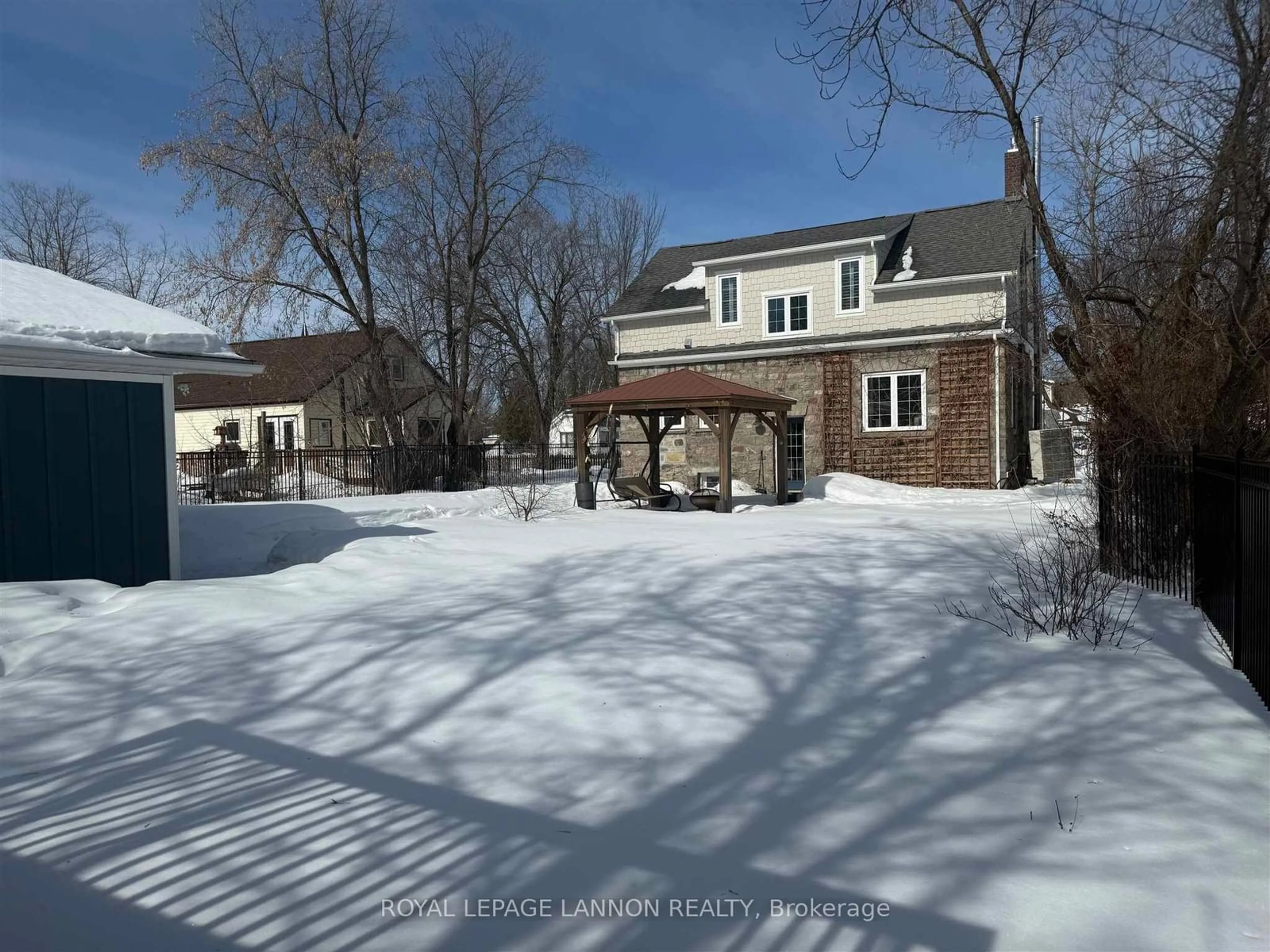 A pic from outside/outdoor area/front of a property/back of a property/a pic from drone, street for 109 King Street, Sioux Lookout Ontario P8T 1C3
