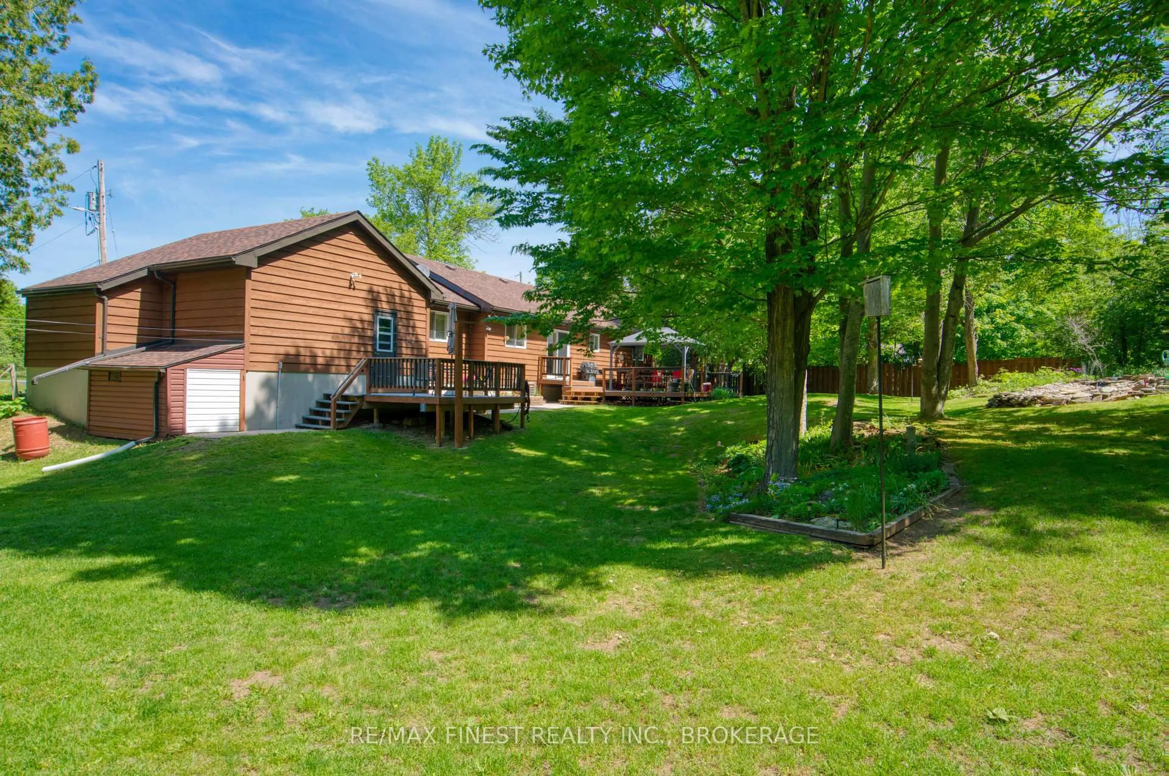 Patio, water/lake/river/ocean view for 5895 Davey Dr, Verona Ontario K0H 2W0