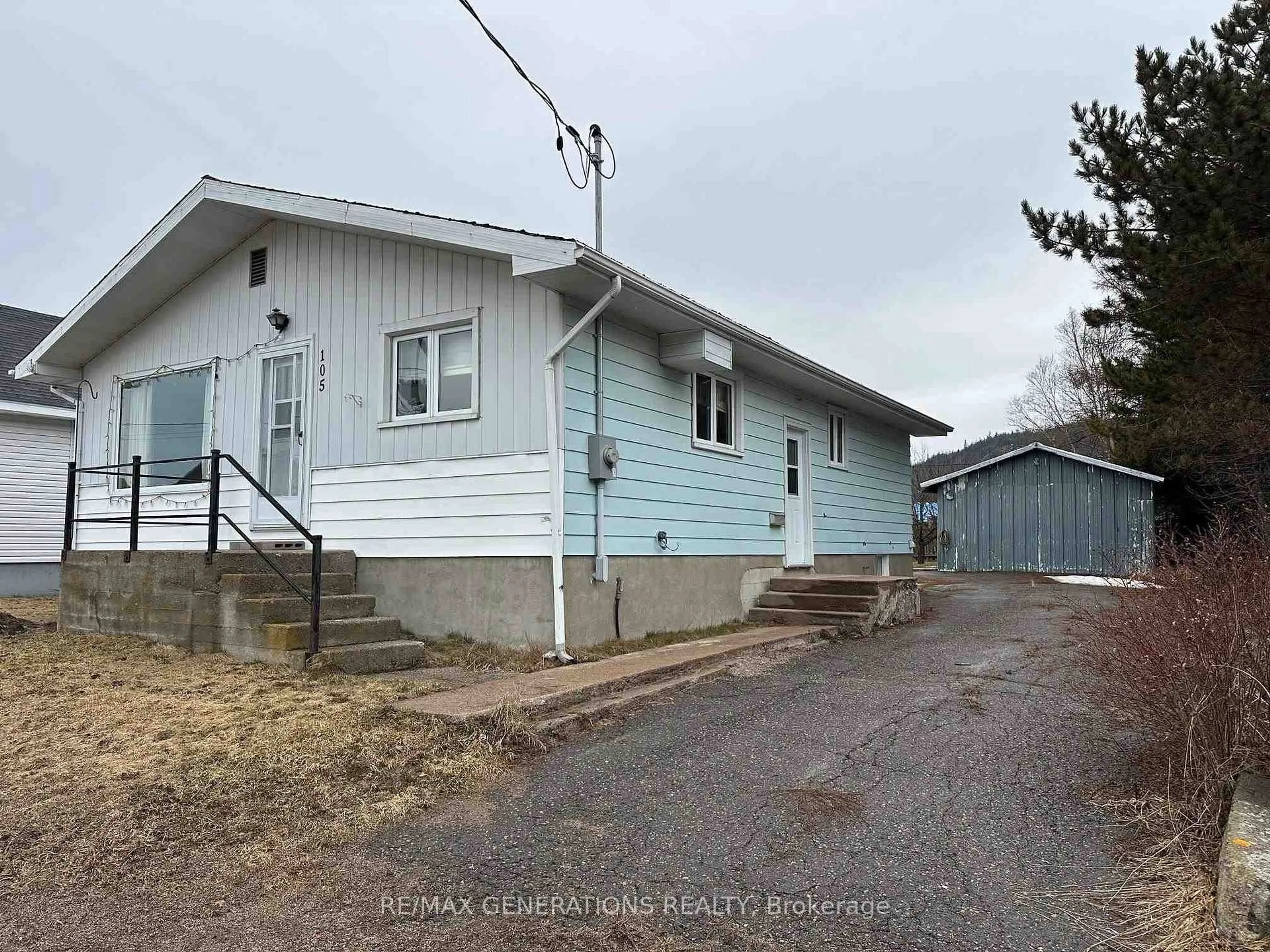 Unknown for 105 Columbia St, Schreiber Ontario P0T 2S0