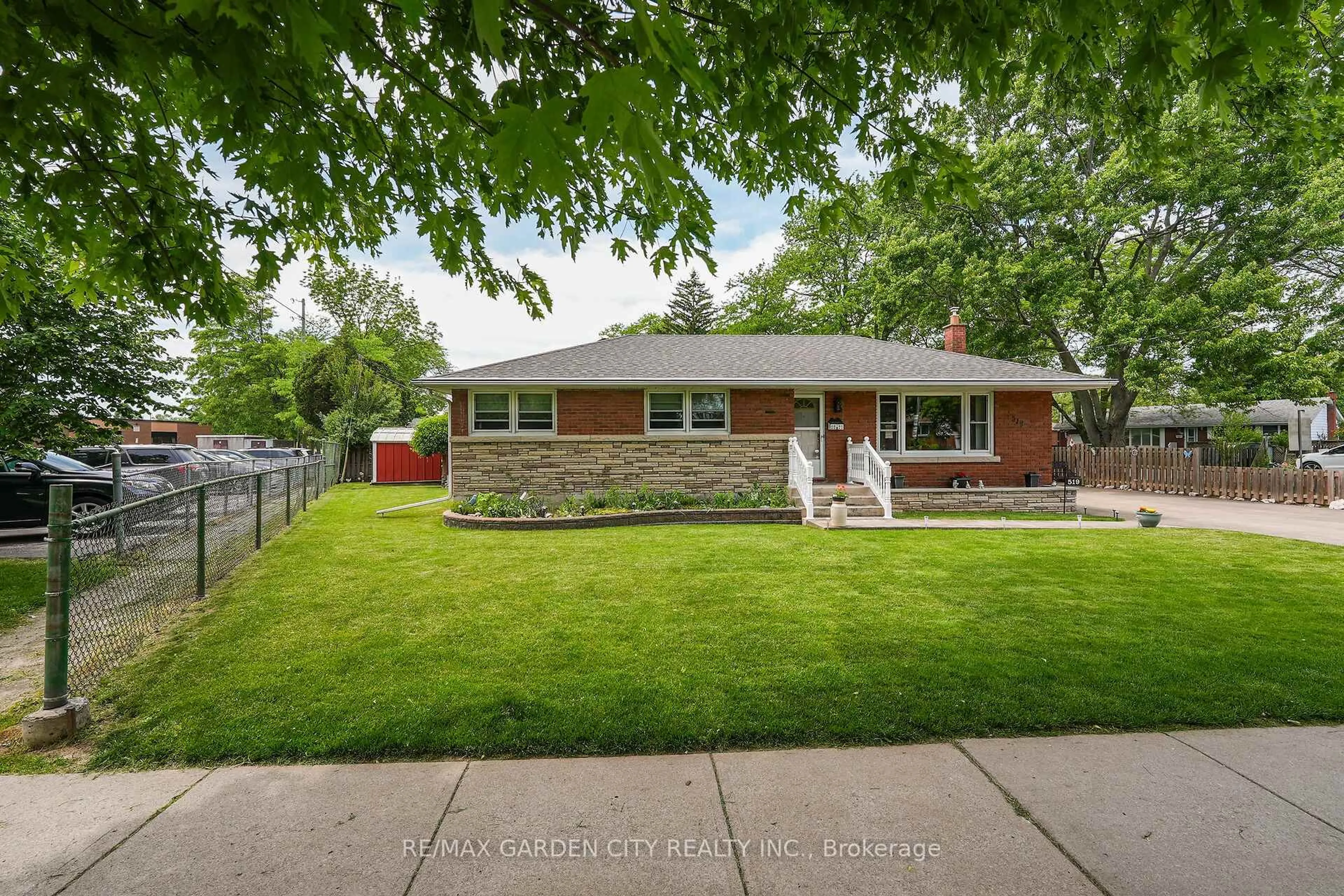 Home with brick exterior material, street for 519 Bunting Rd, St. Catharines Ontario L2M 3A9