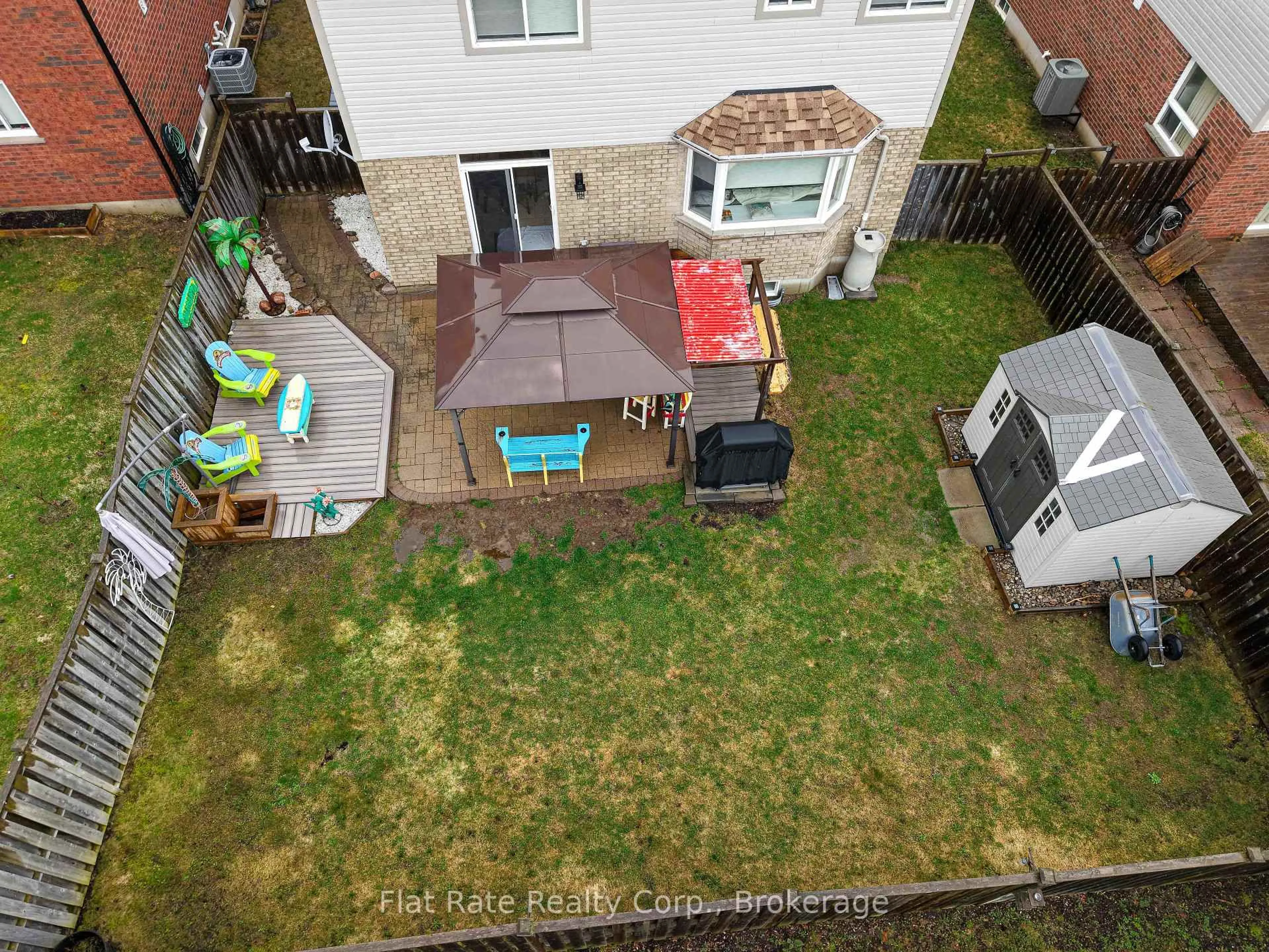 A pic from outside/outdoor area/front of a property/back of a property/a pic from drone, unknown for 1570 Scollard Cres, Peterborough Ontario K9H 0A8