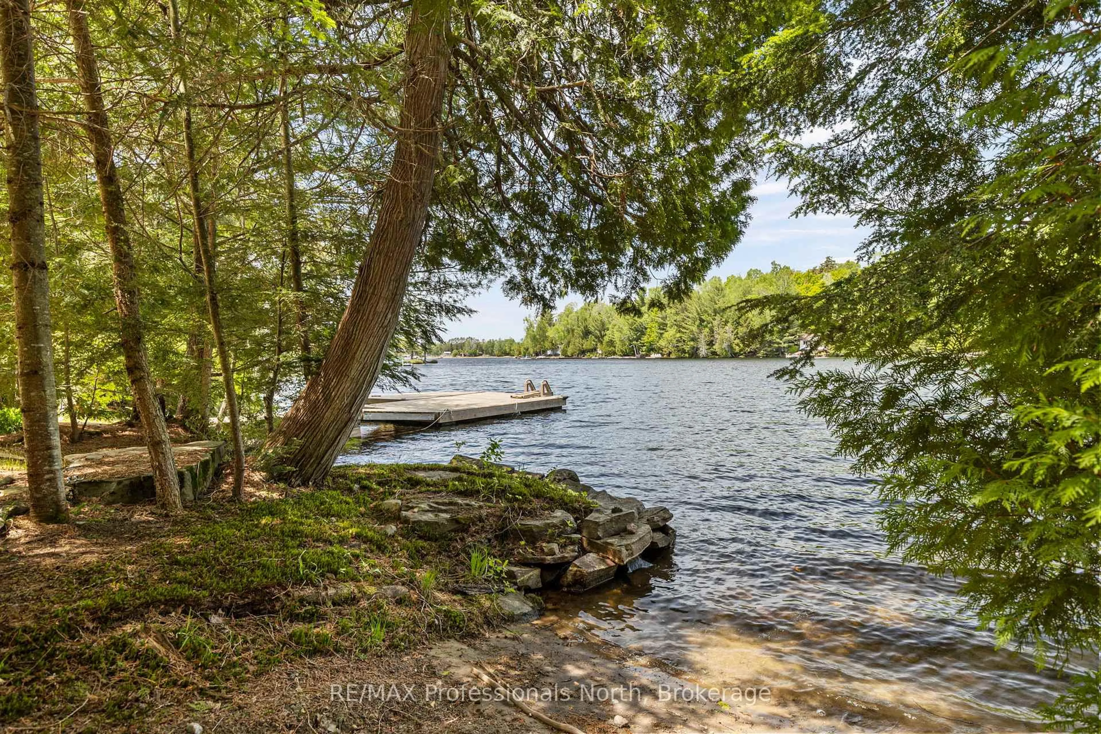 Patio, water/lake/river/ocean view for 1106-1 Oxbow Lake Rd, Lake of Bays Ontario P0B 1L0