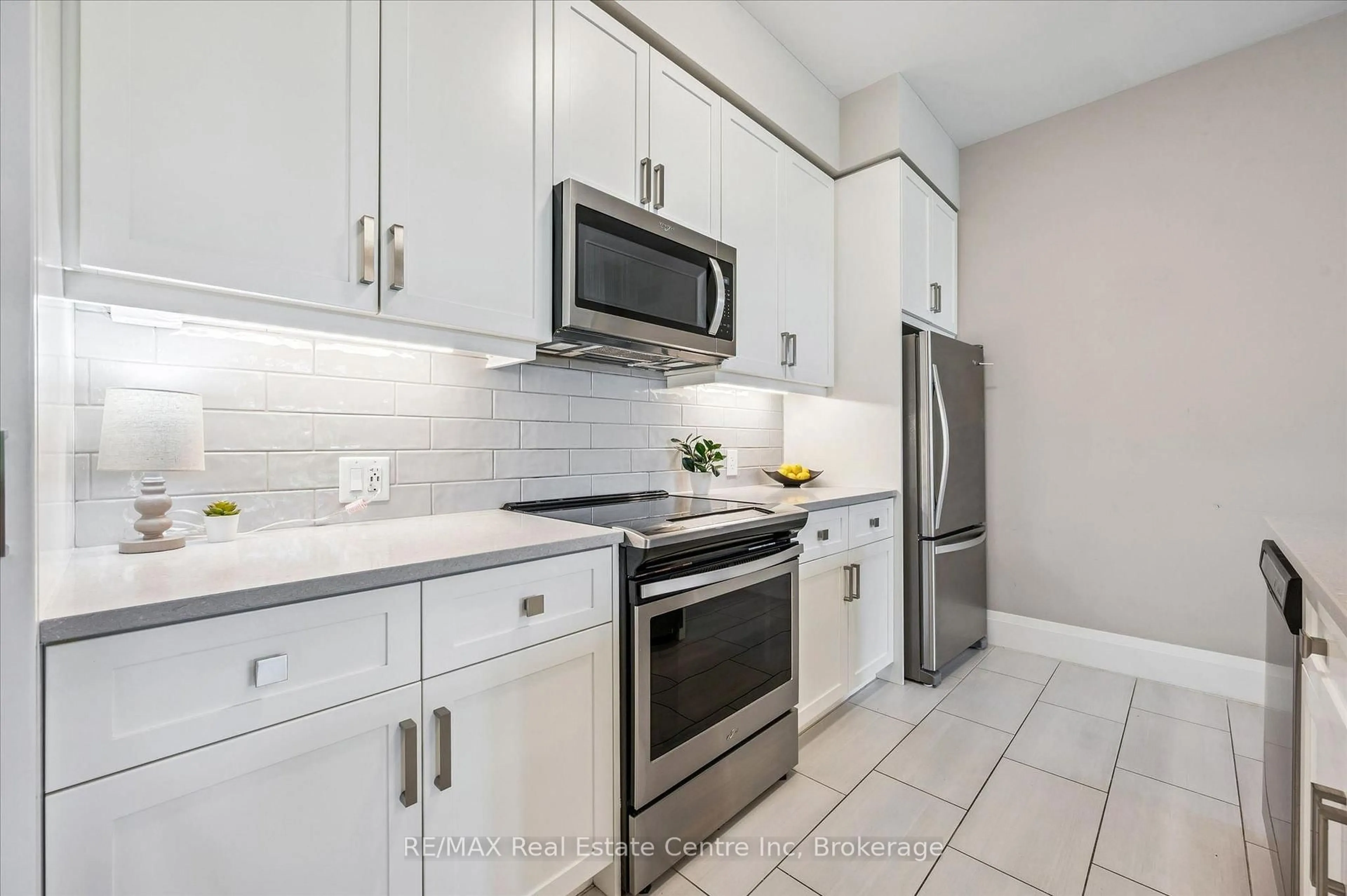Standard kitchen, ceramic/tile floor for 73 ARTHUR St #103, Guelph Ontario N1E 0S6