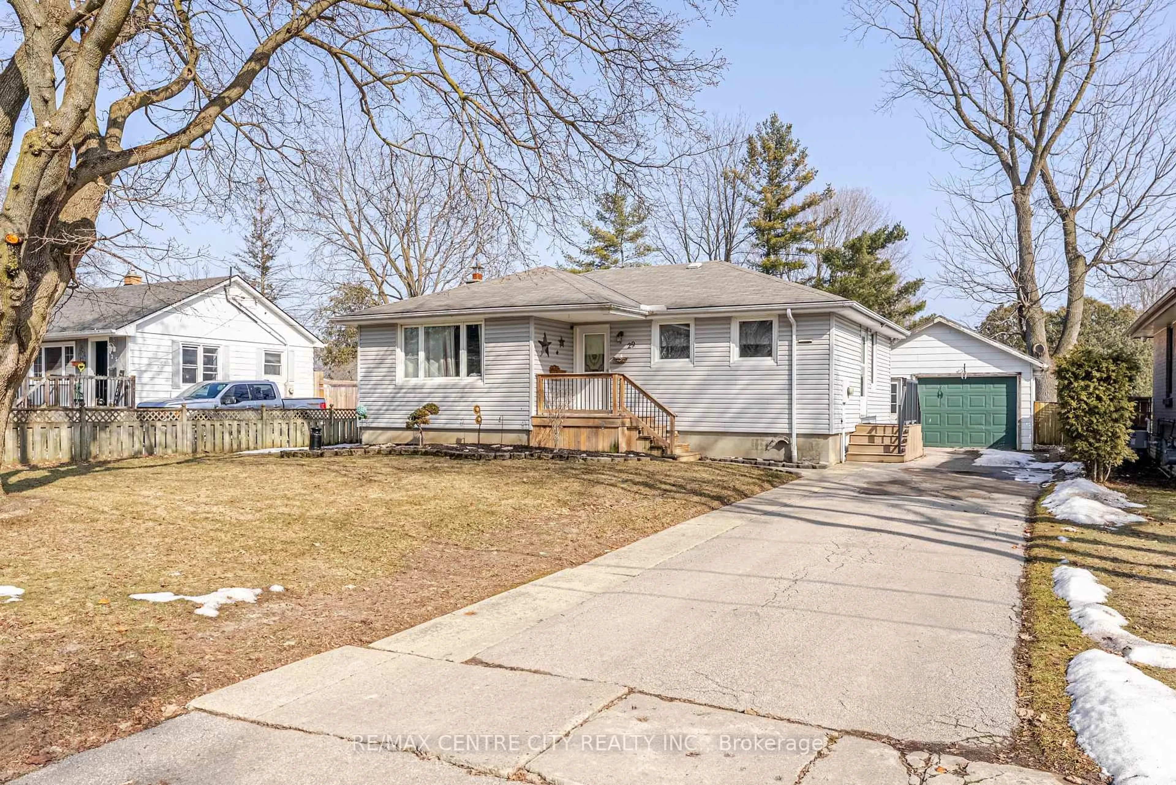 Unknown for 29 York St, Aylmer Ontario N5H 2G8
