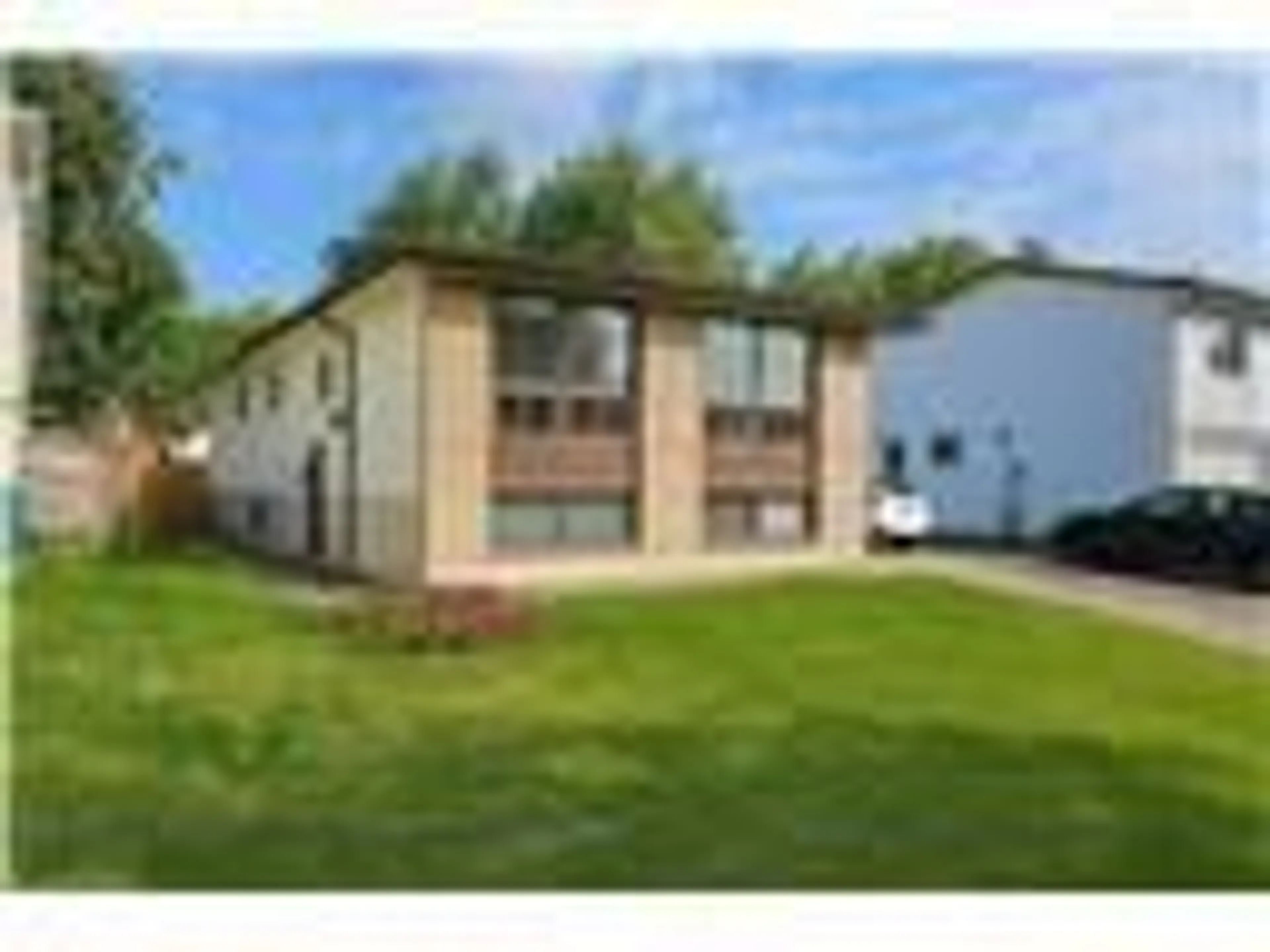 Blurry image for 16 GARROW Dr, Hamilton Ontario L9C 6G9