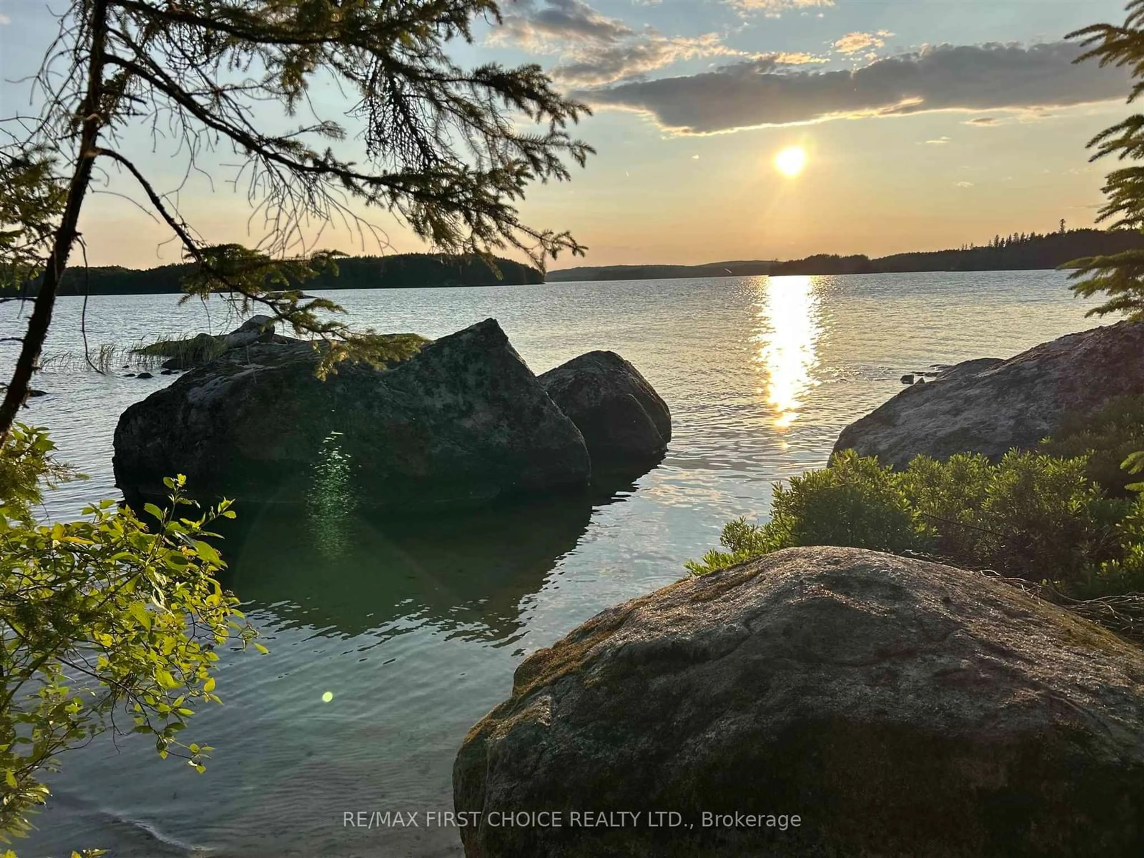 Blurry image for 14 Island Canyon Lake, Kenora Remote Area Ontario P0V 2V0