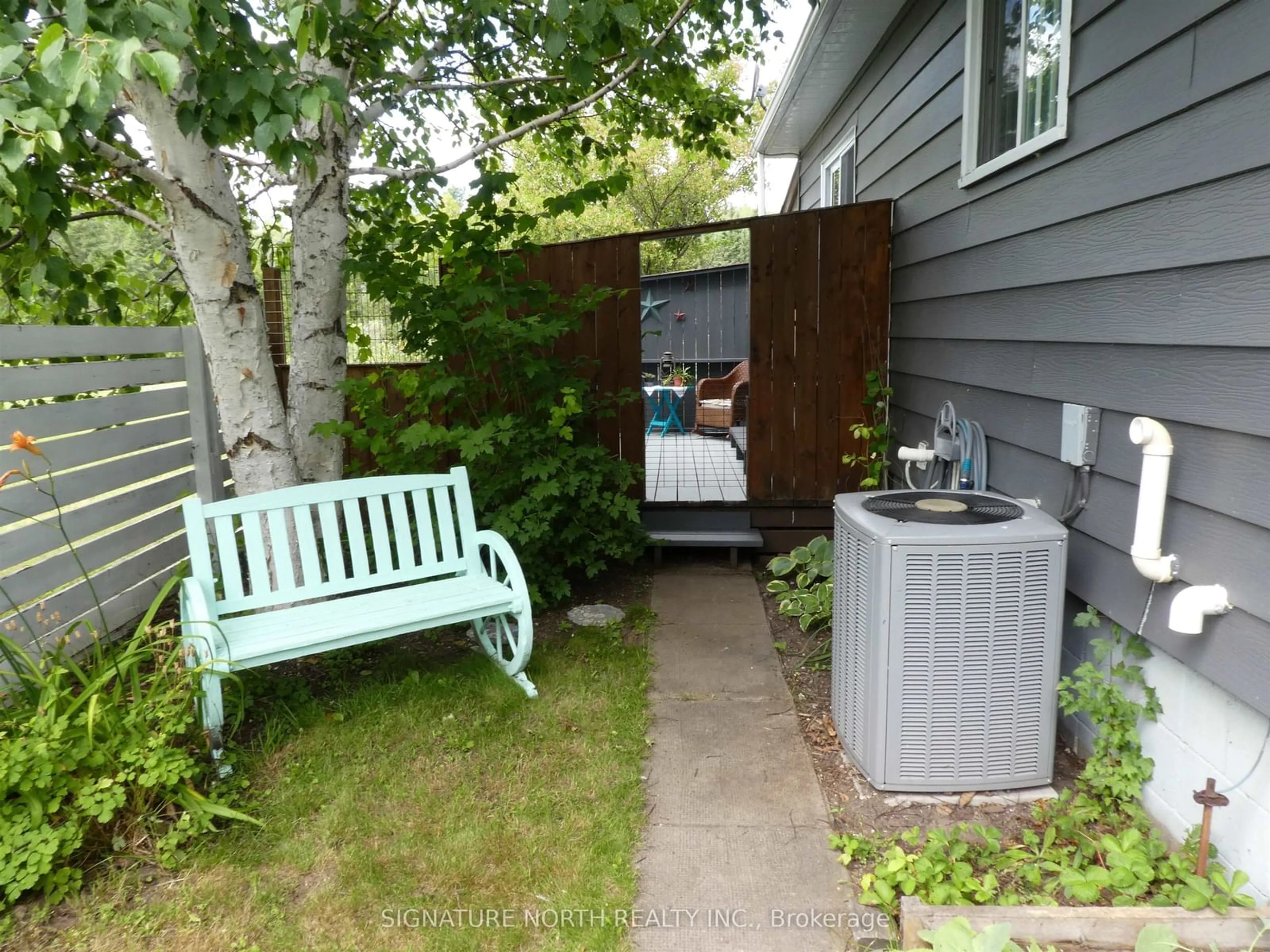 Patio, street for 337 Garnet Dr, Greenstone Ontario P0T 1G0