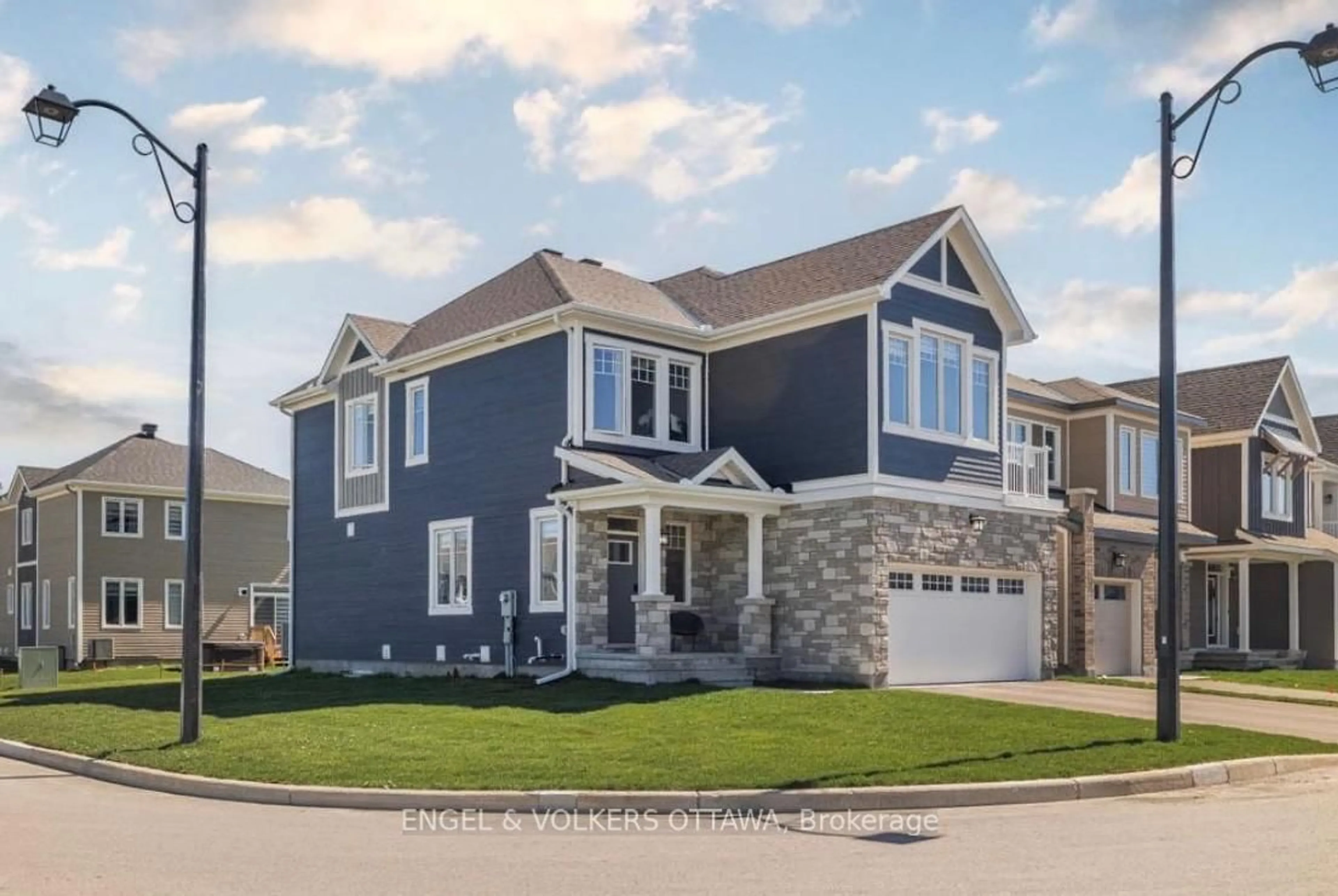 Home with vinyl exterior material, street for 660 Terrier Circ, Richmond Ontario K0A 2Z0
