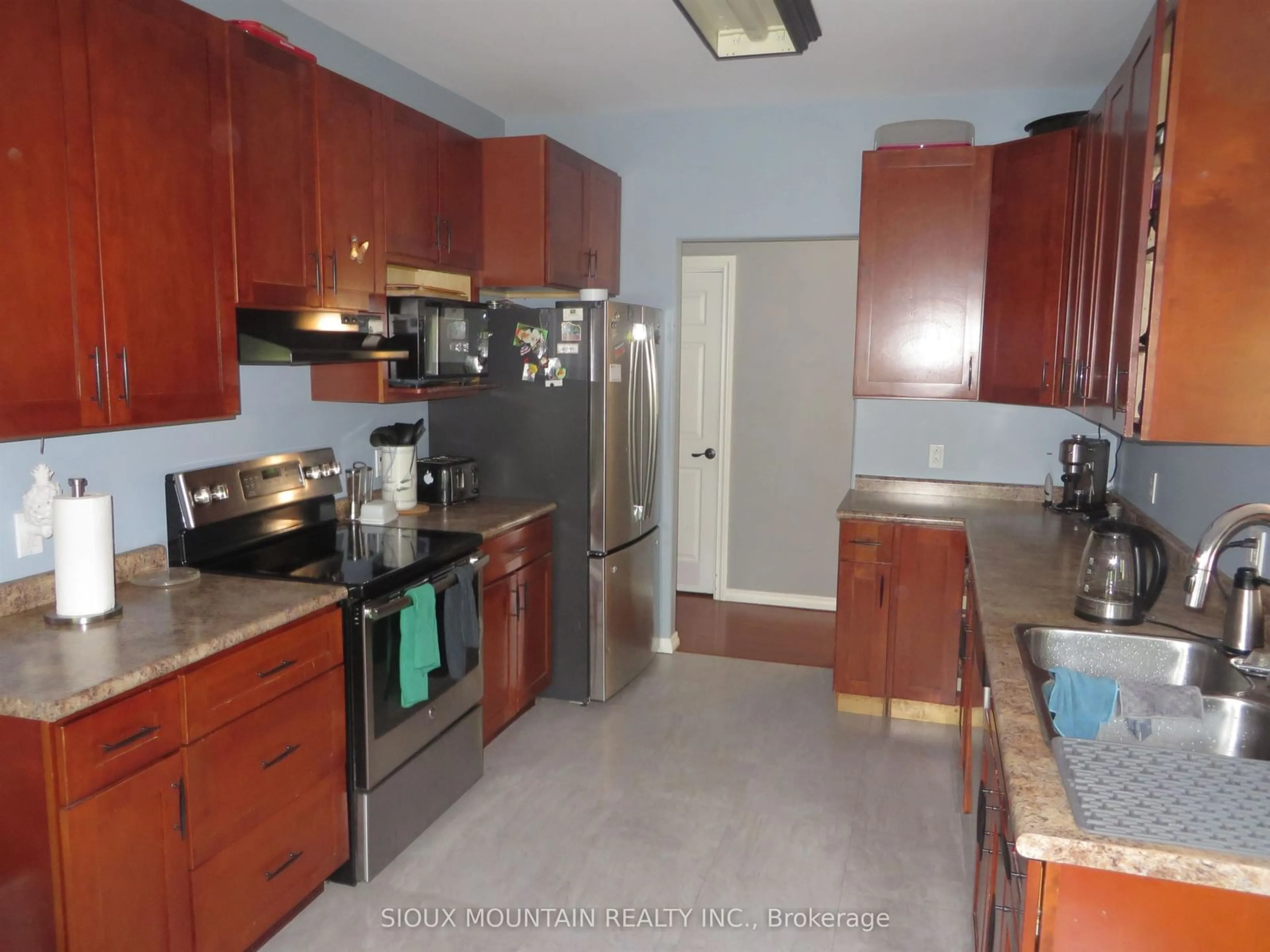 Standard kitchen, ceramic/tile floor for 4 Aspen Drive, Sioux Lookout Ontario P8T 0A3
