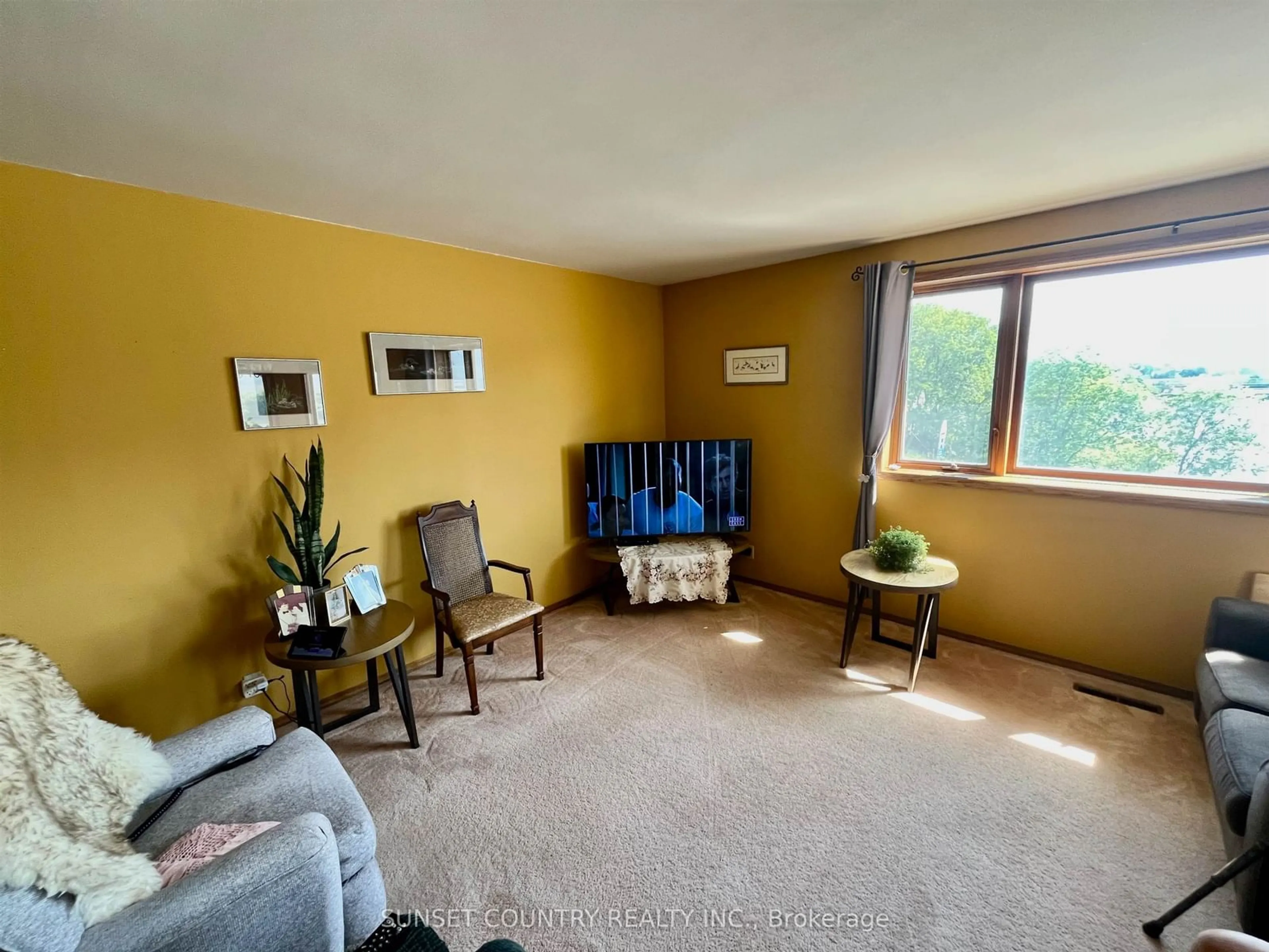 A pic of a room for 3 King St, Dryden Ontario P8N 1B2