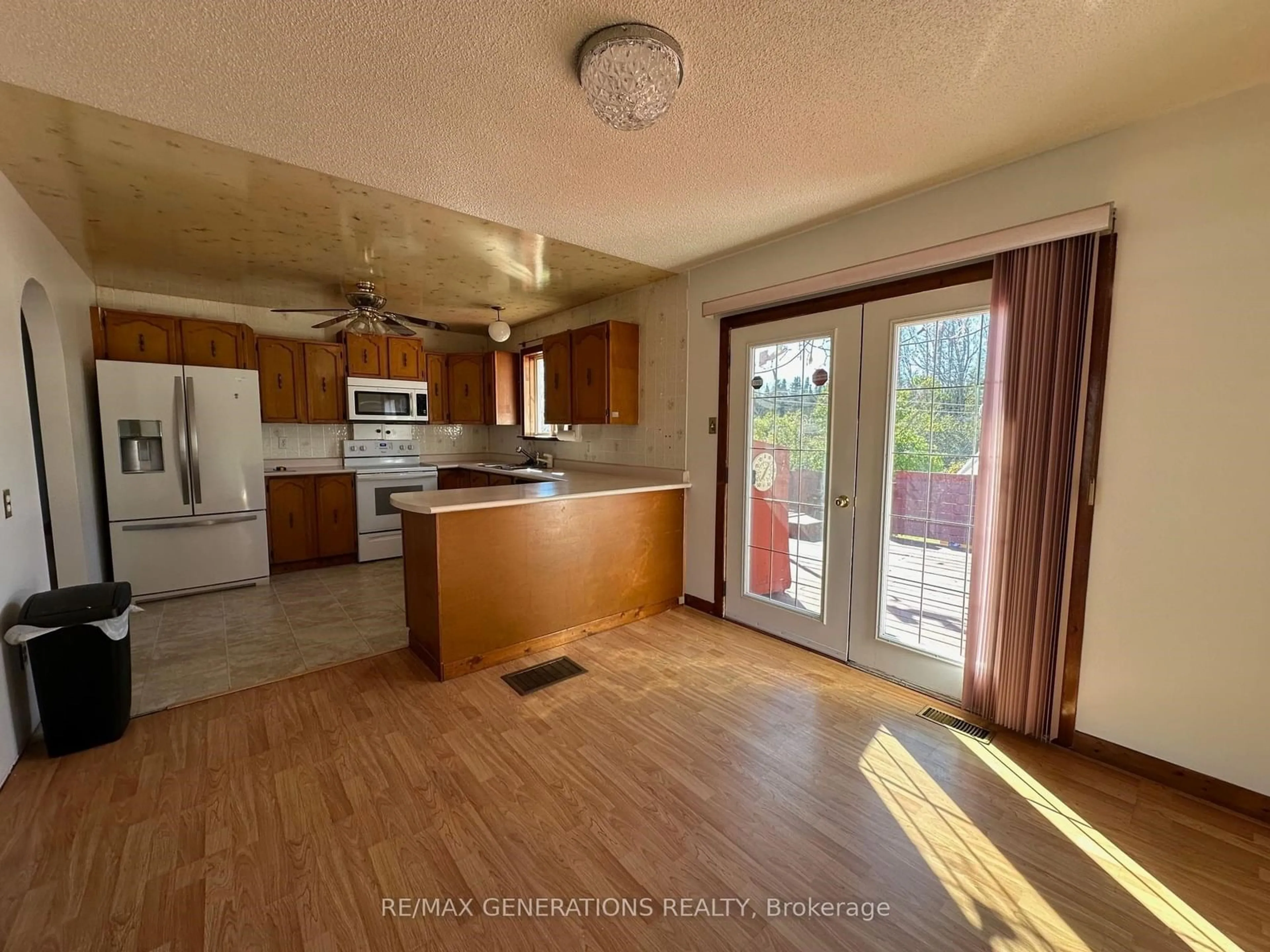 Open concept kitchen, unknown for 4 East Grove Cres, Terrace Bay Ontario P0T 2W0