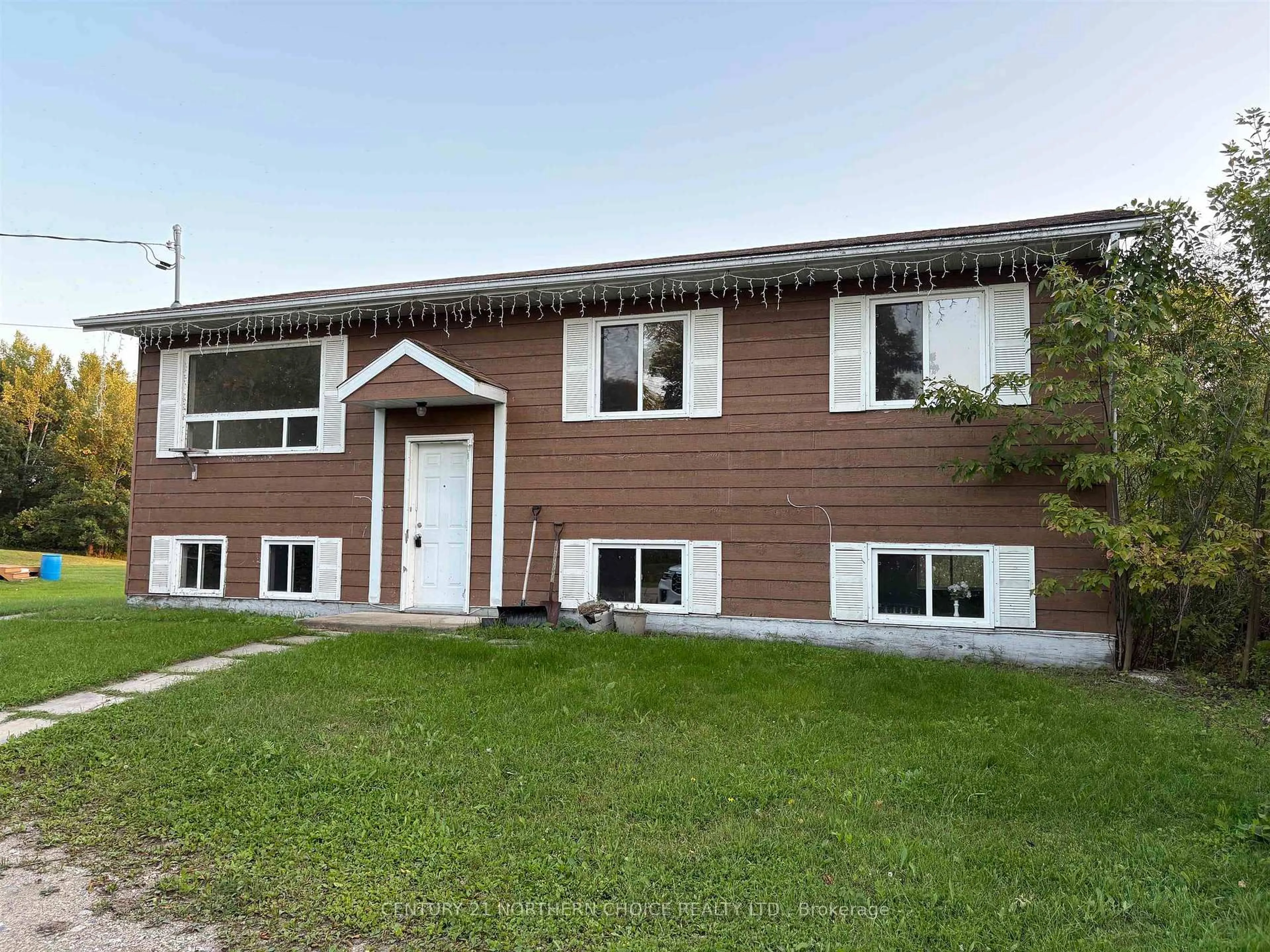 Home with vinyl exterior material, unknown for 44 Eleanor Lake Rd, Lake of the Woods Ontario P0W 1M0