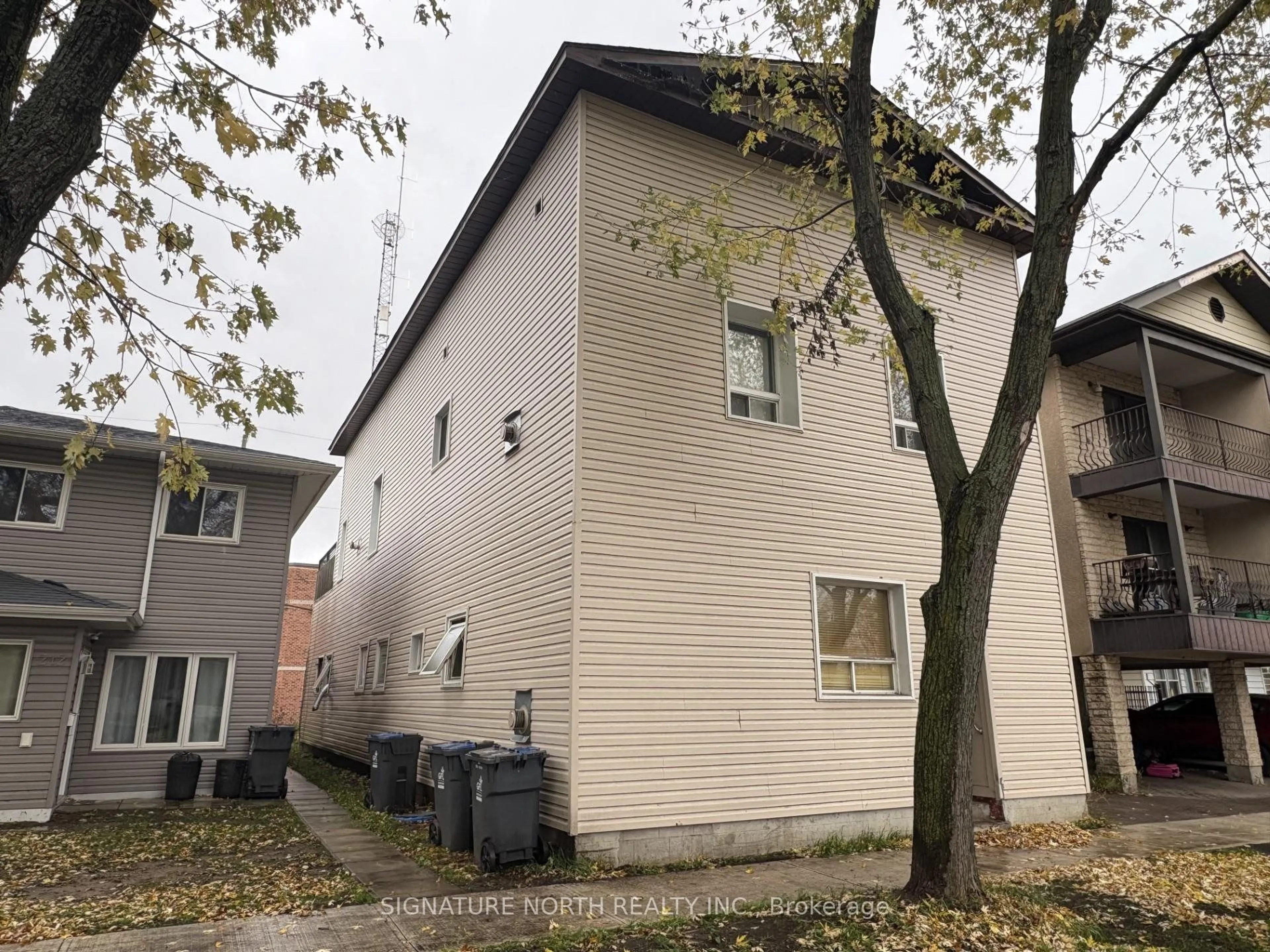 Unknown for 216 Leith, Thunder Bay Ontario P7C 1M8