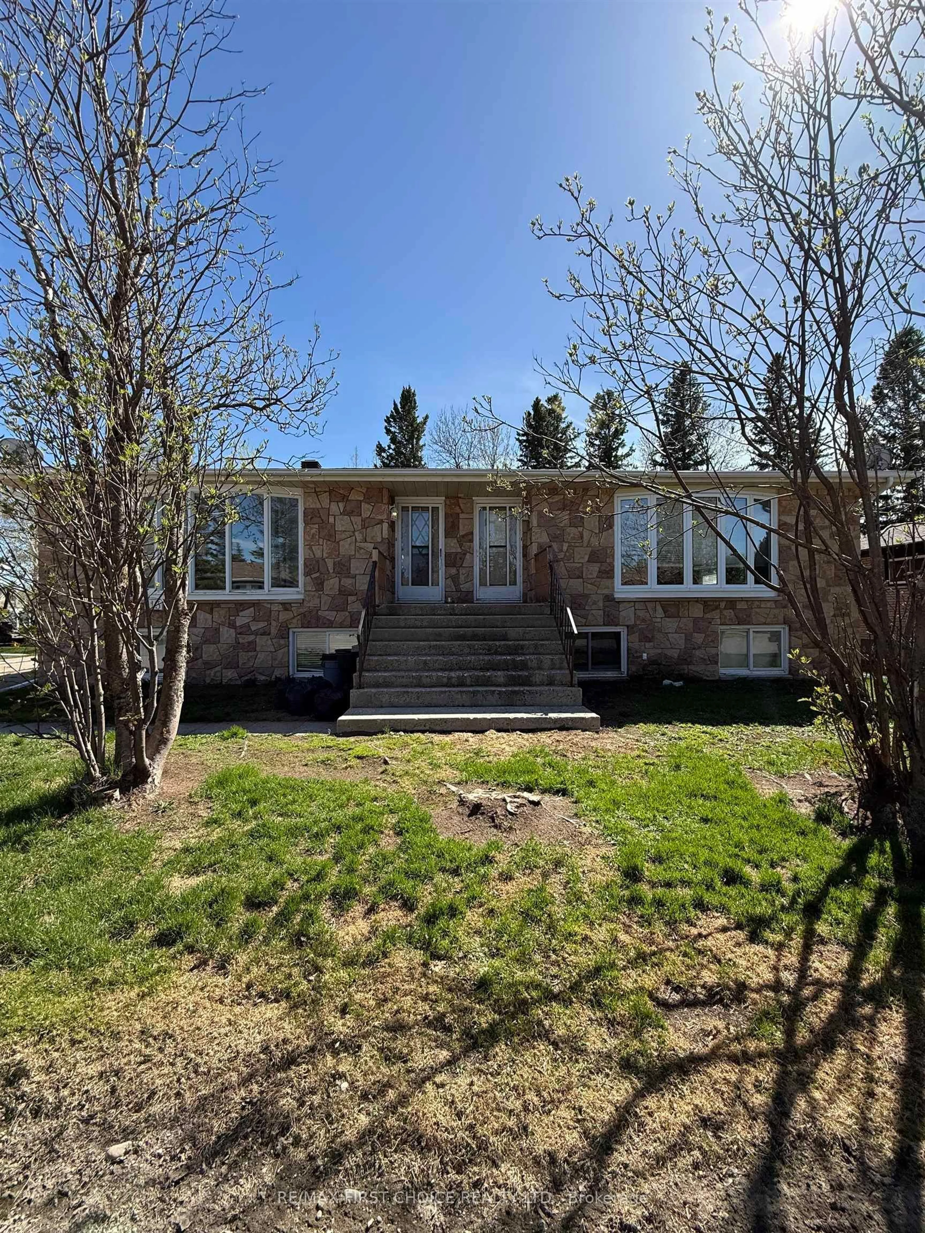 Unknown for 113 Cedar Cres, Greenstone Ontario P0T 2A0