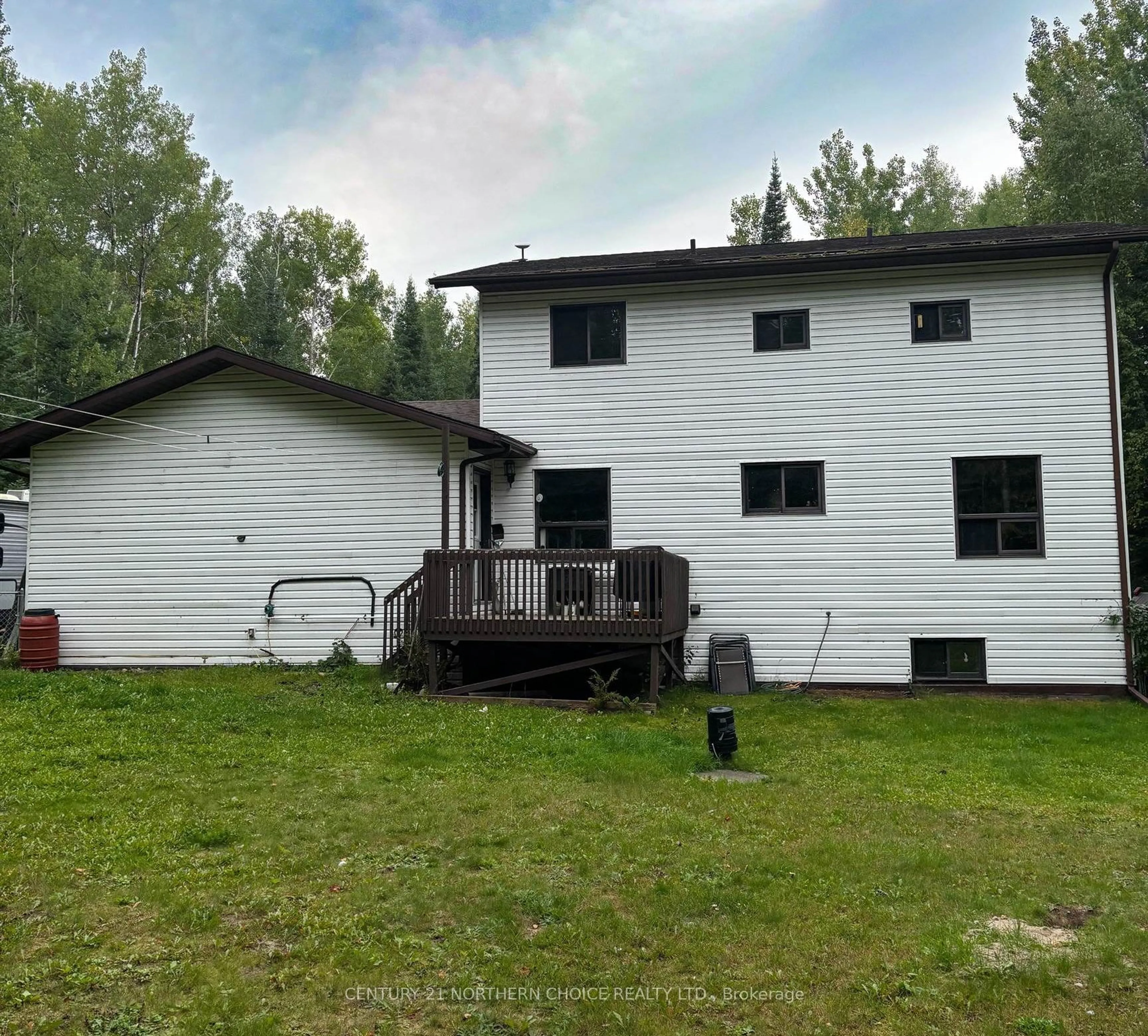 A pic from outside/outdoor area/front of a property/back of a property/a pic from drone, building for 179 Drayton Rd, Sioux Lookout Ontario P8T 0A7