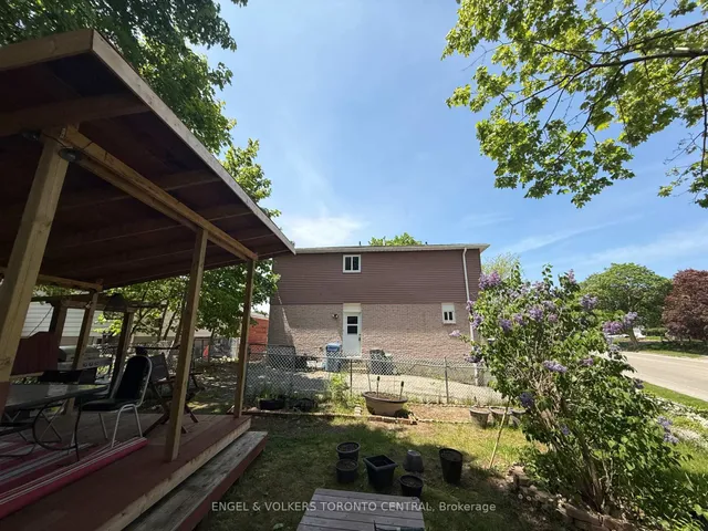 689 College Ave, Guelph 5