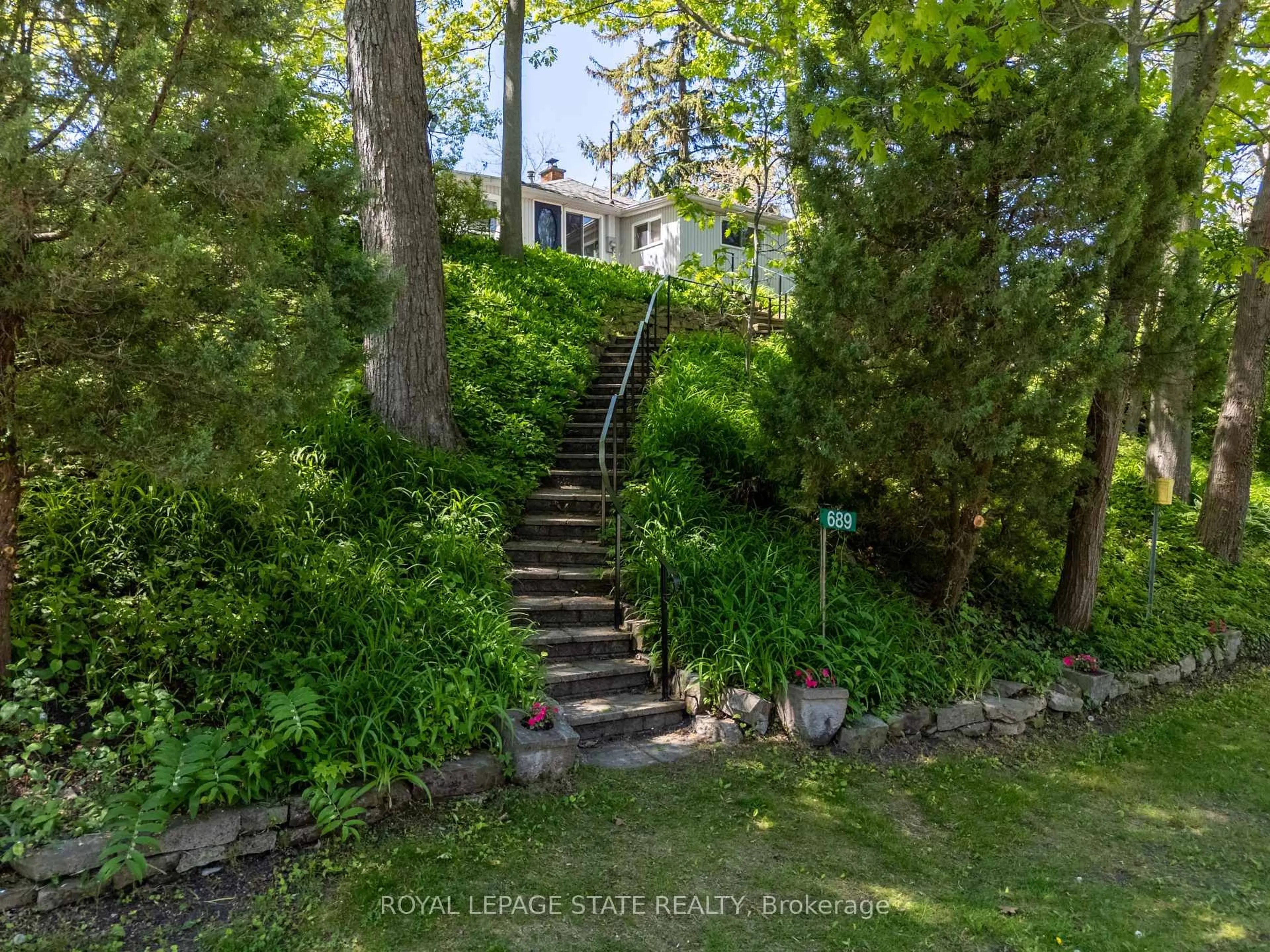 Unknown for 689 Sandy Bay Rd, Haldimand Ontario N1A 2W6