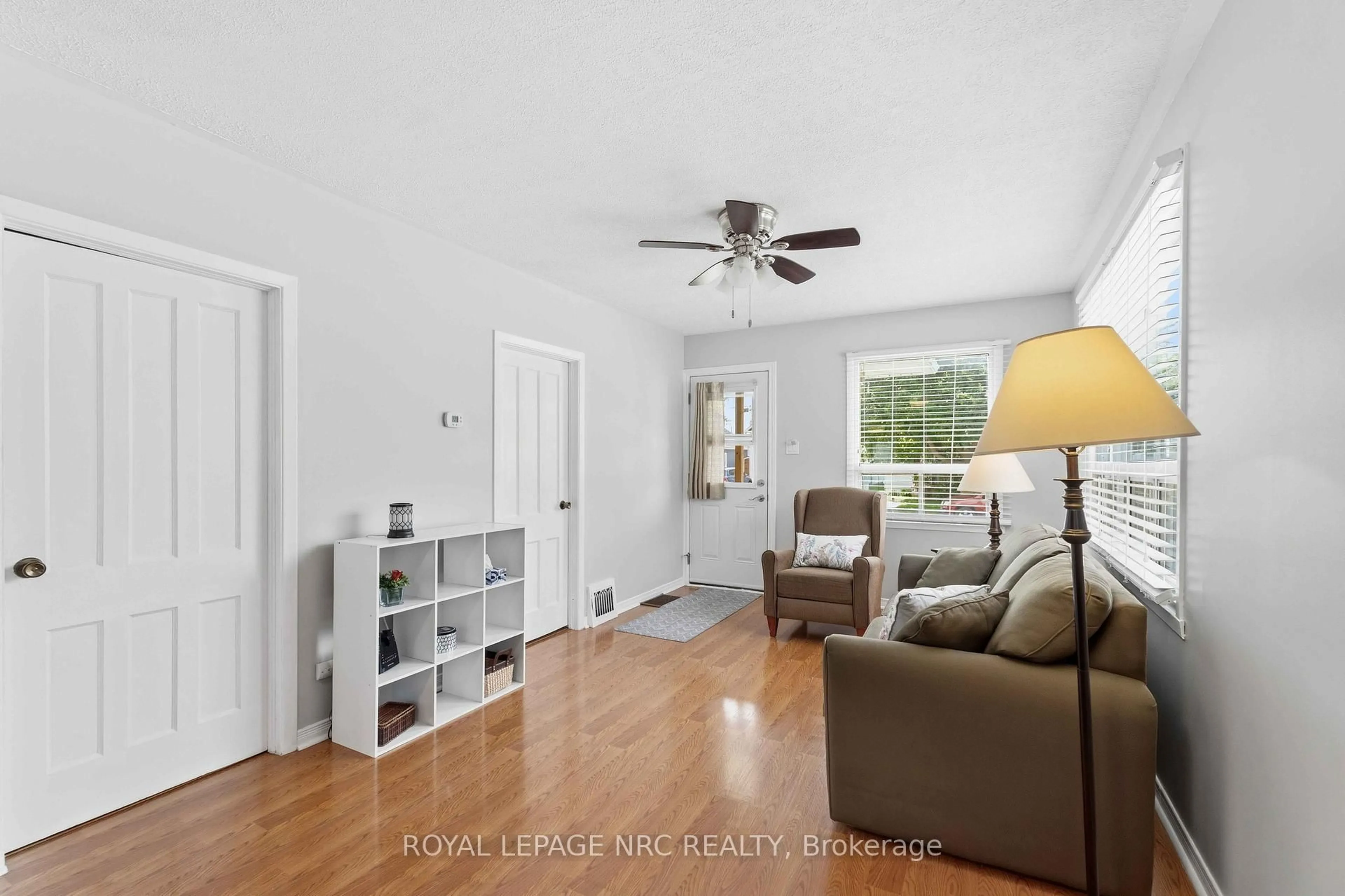 Living room with furniture, unknown for 144 Mcalpine Ave, Welland Ontario L3B 1T6