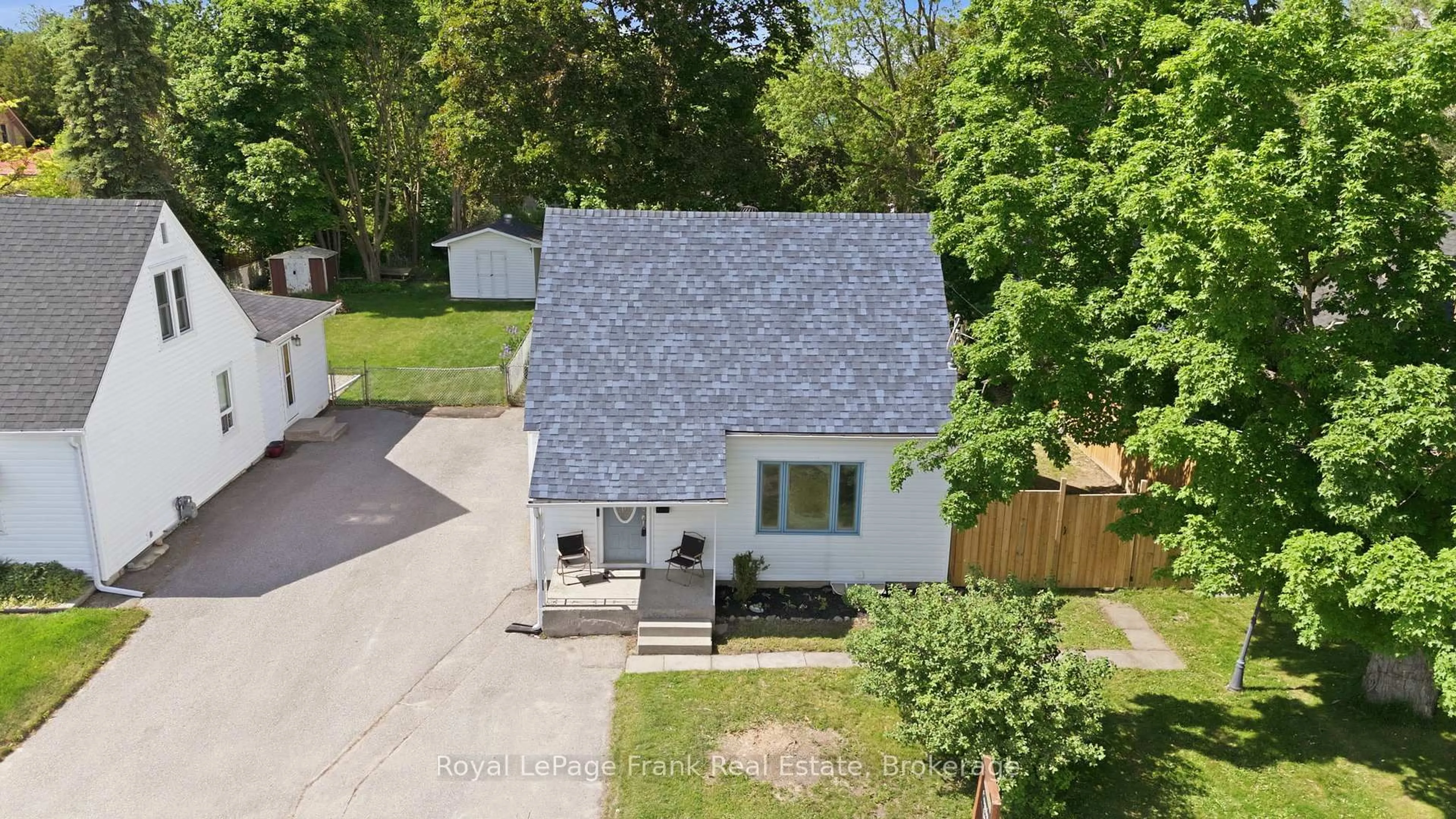 A pic from outside/outdoor area/front of a property/back of a property/a pic from drone, street for 46 Durham St, Kawartha Lakes Ontario K9V 1X1