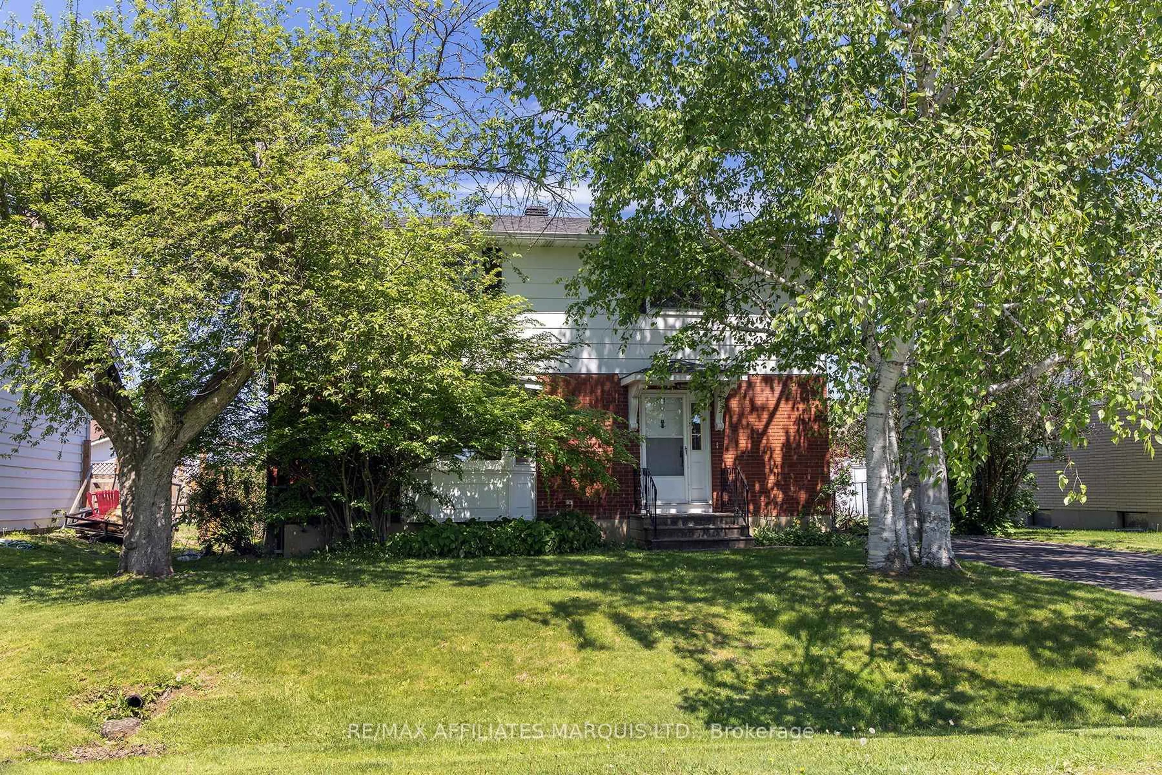 A pic from outside/outdoor area/front of a property/back of a property/a pic from drone, street for 22 Orchard Way, South Dundas Ontario K0C 1X0