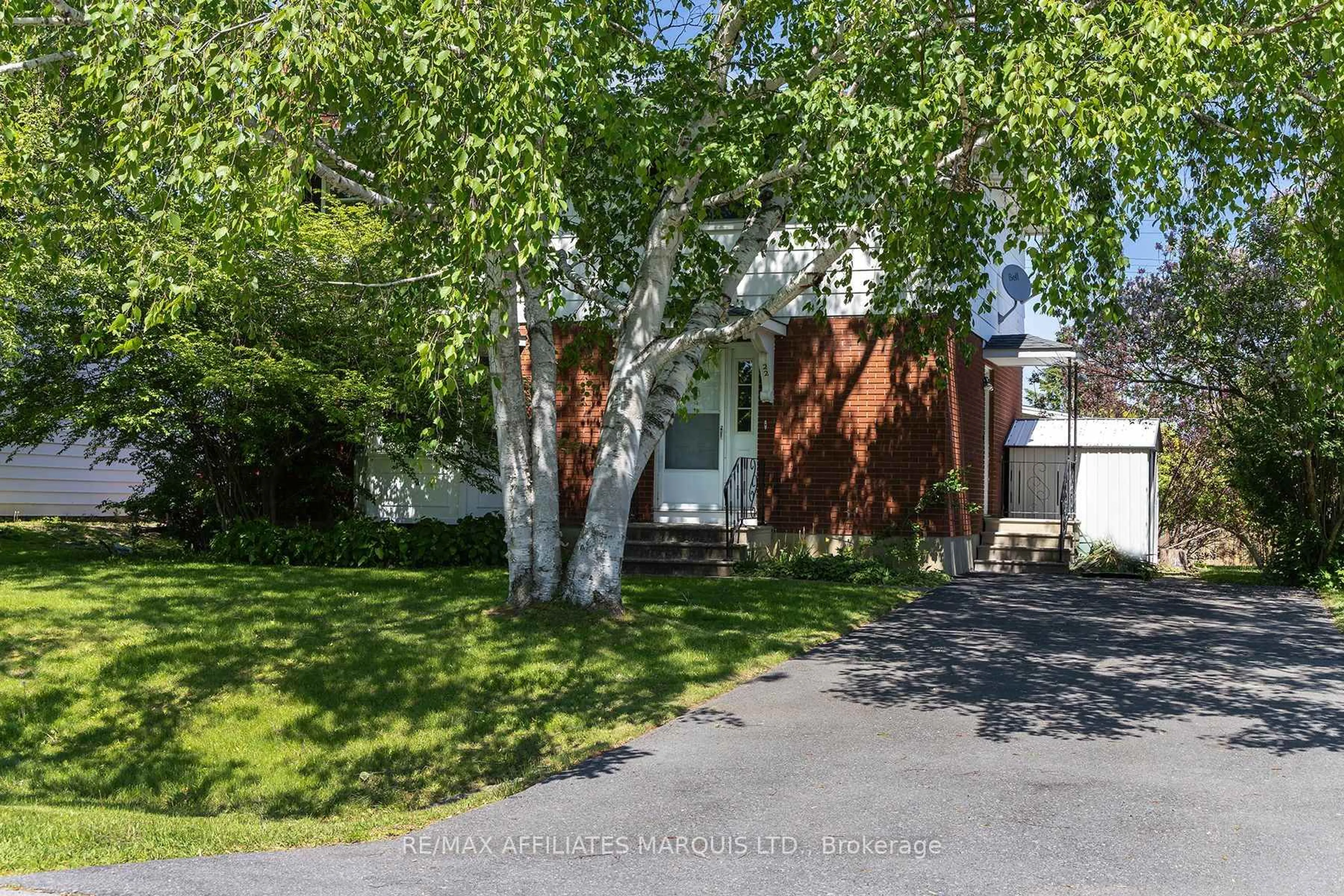 A pic from outside/outdoor area/front of a property/back of a property/a pic from drone, street for 22 Orchard Way, South Dundas Ontario K0C 1X0