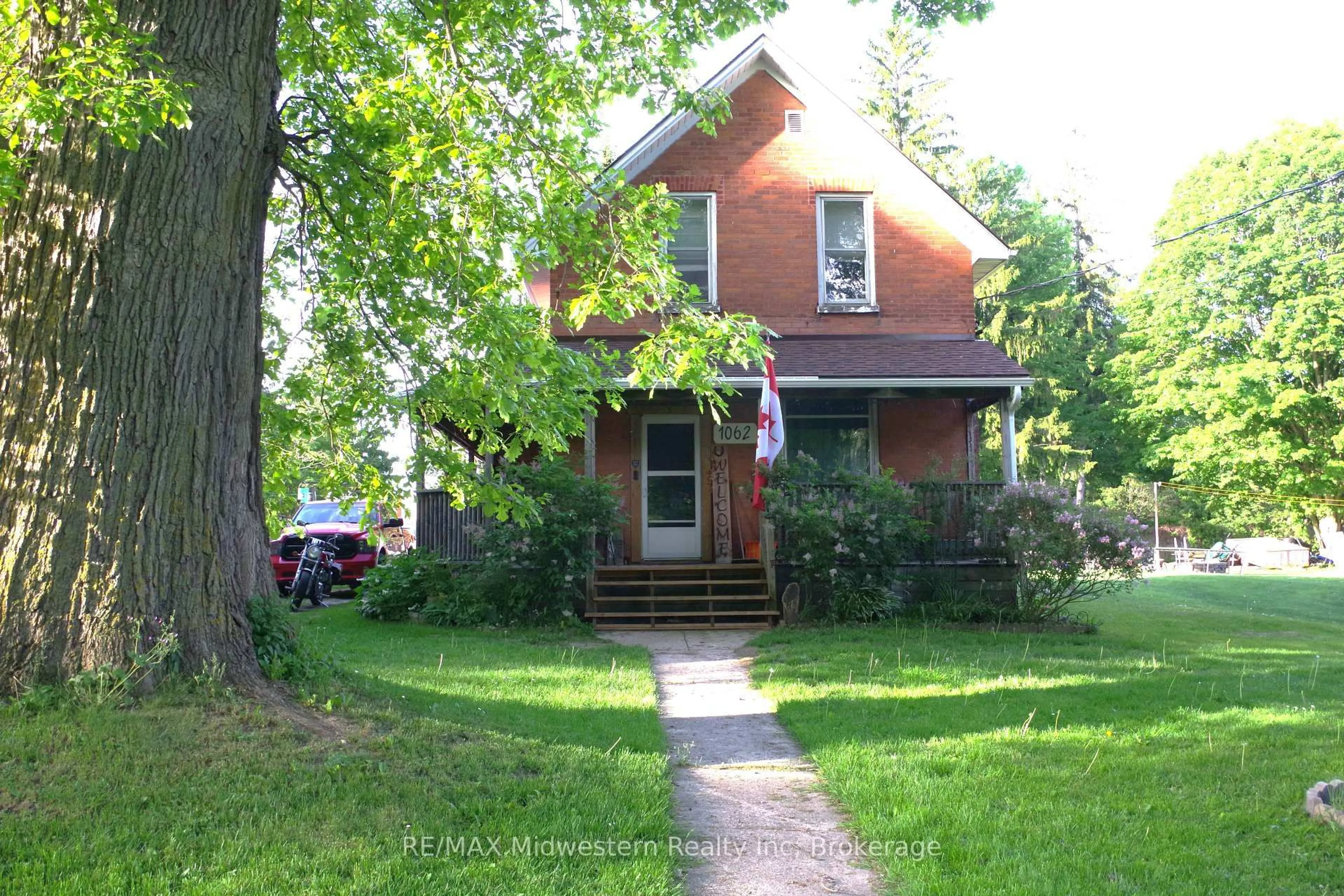 Unknown for 1062 Howick St, Howick Ontario N0G 2X0