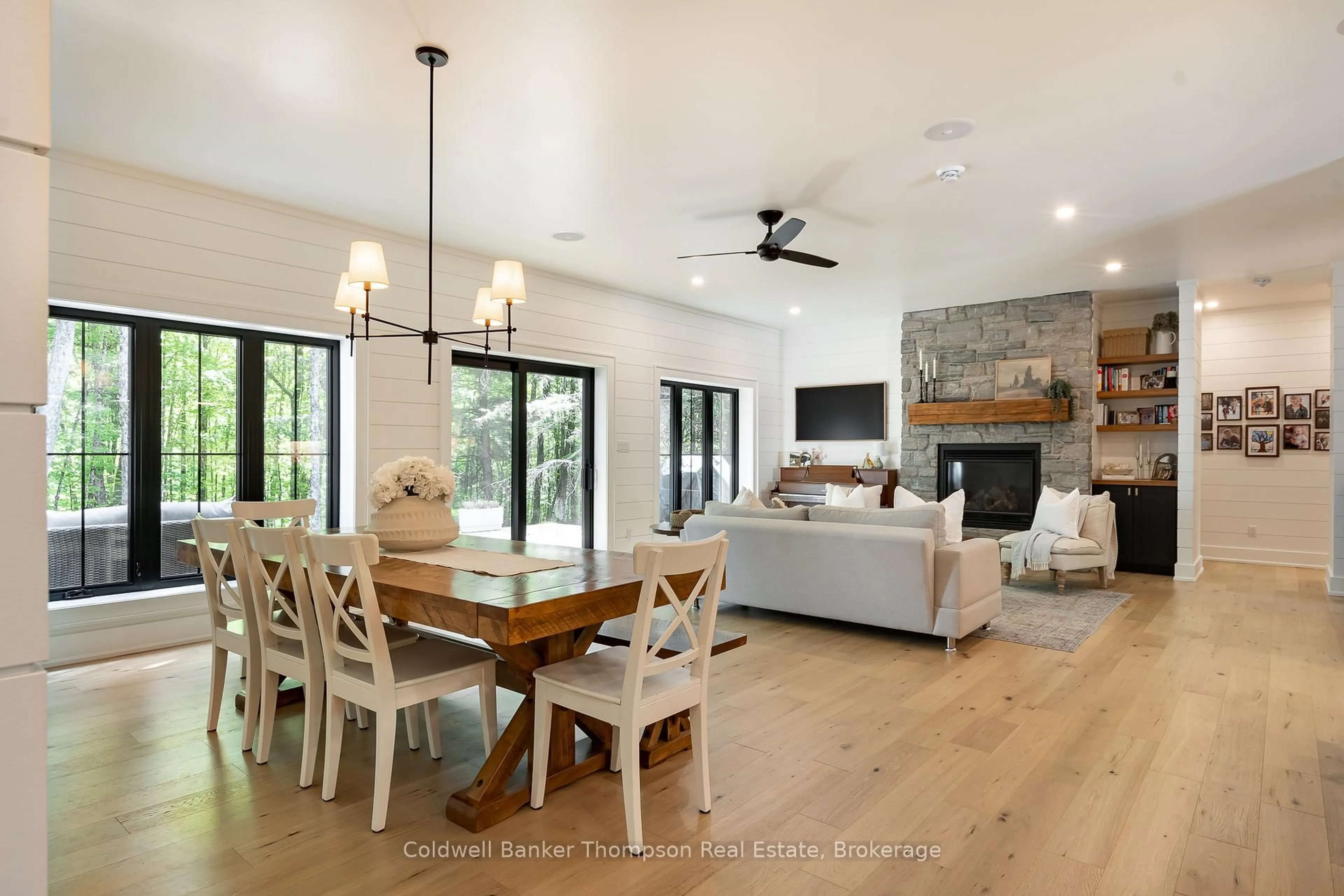 Open concept kitchen, unknown for 960 Brunel Rd, Huntsville Ontario P1H 2J3