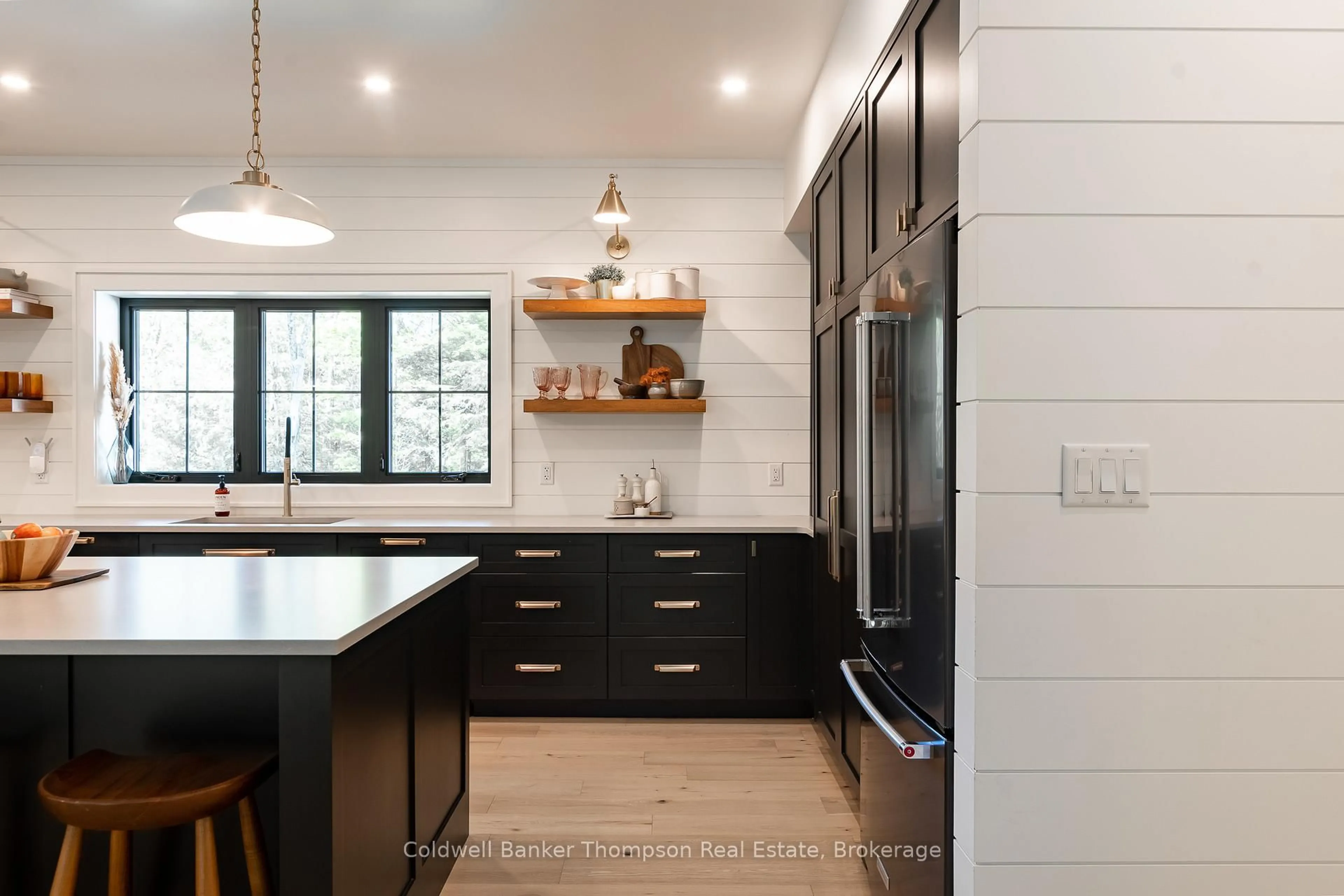 Contemporary kitchen, ceramic/tile floor for 960 Brunel Rd, Huntsville Ontario P1H 2J3