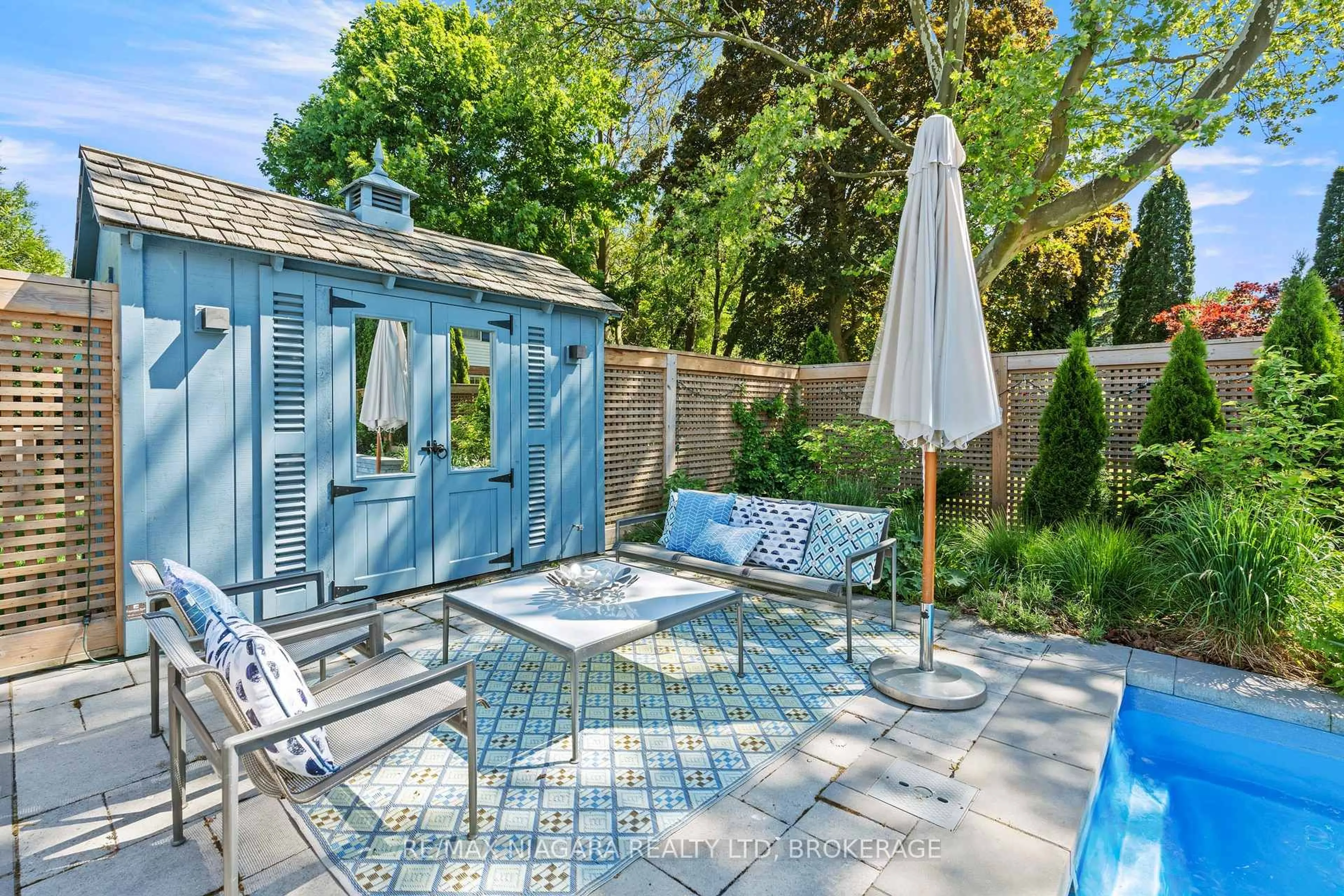 Patio, street for 410 VICTORIA St, Niagara-on-the-Lake Ontario L0S 1J0