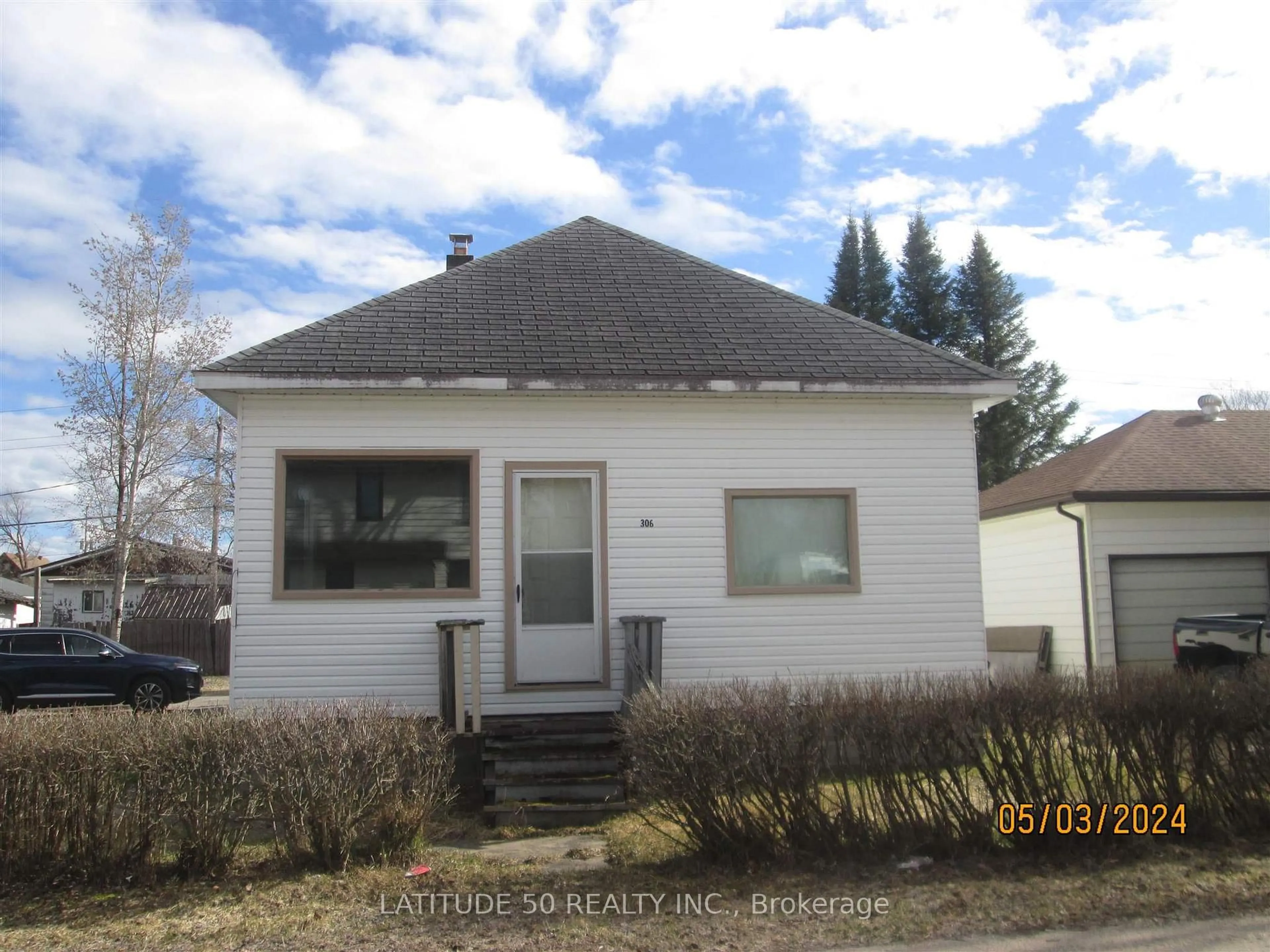 Home with vinyl exterior material, street for 306 Front St, Ignace Ontario P0T 1T0