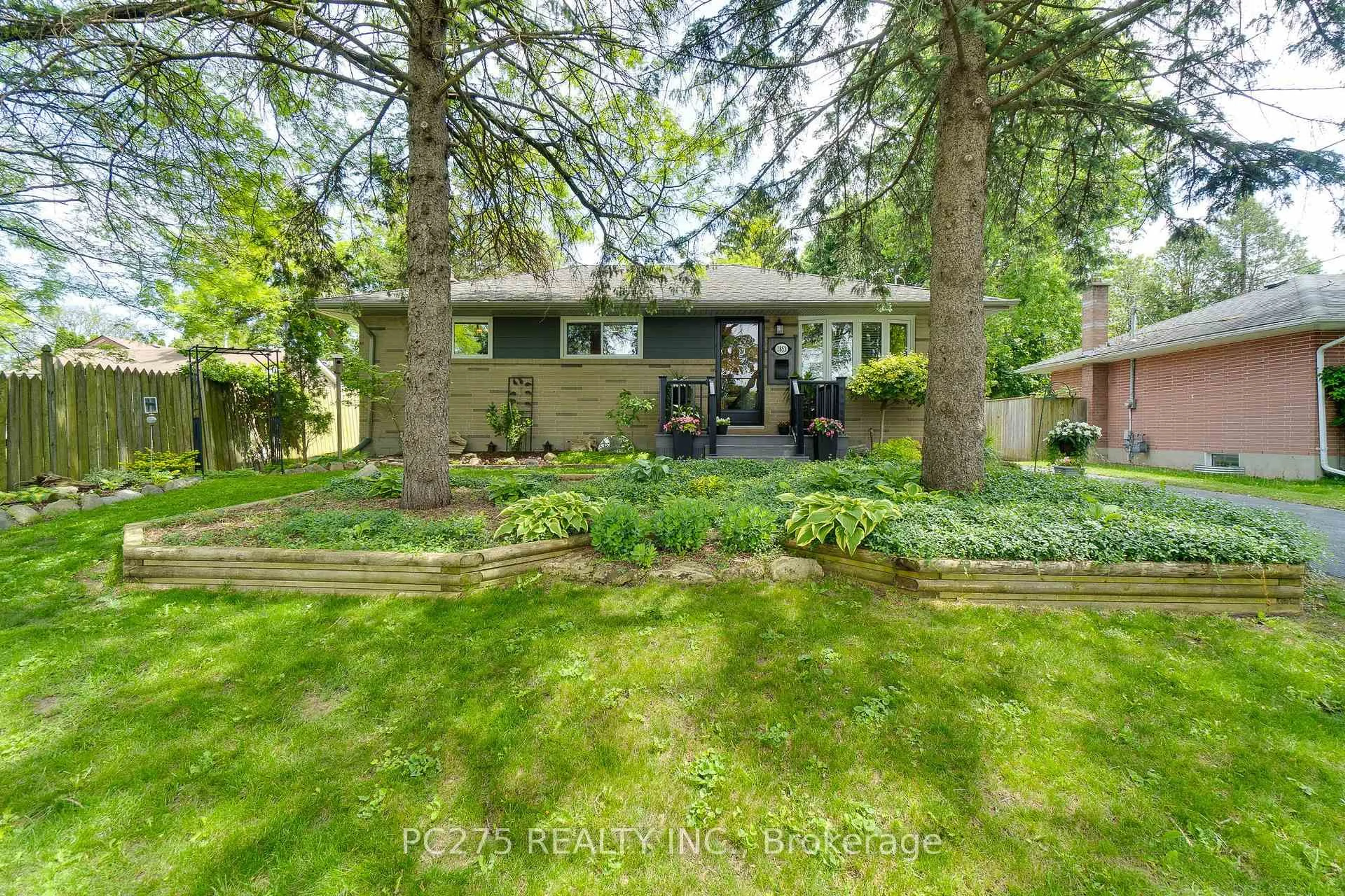Unknown for 1853 Royal Cres, London East Ontario N5W 2A9