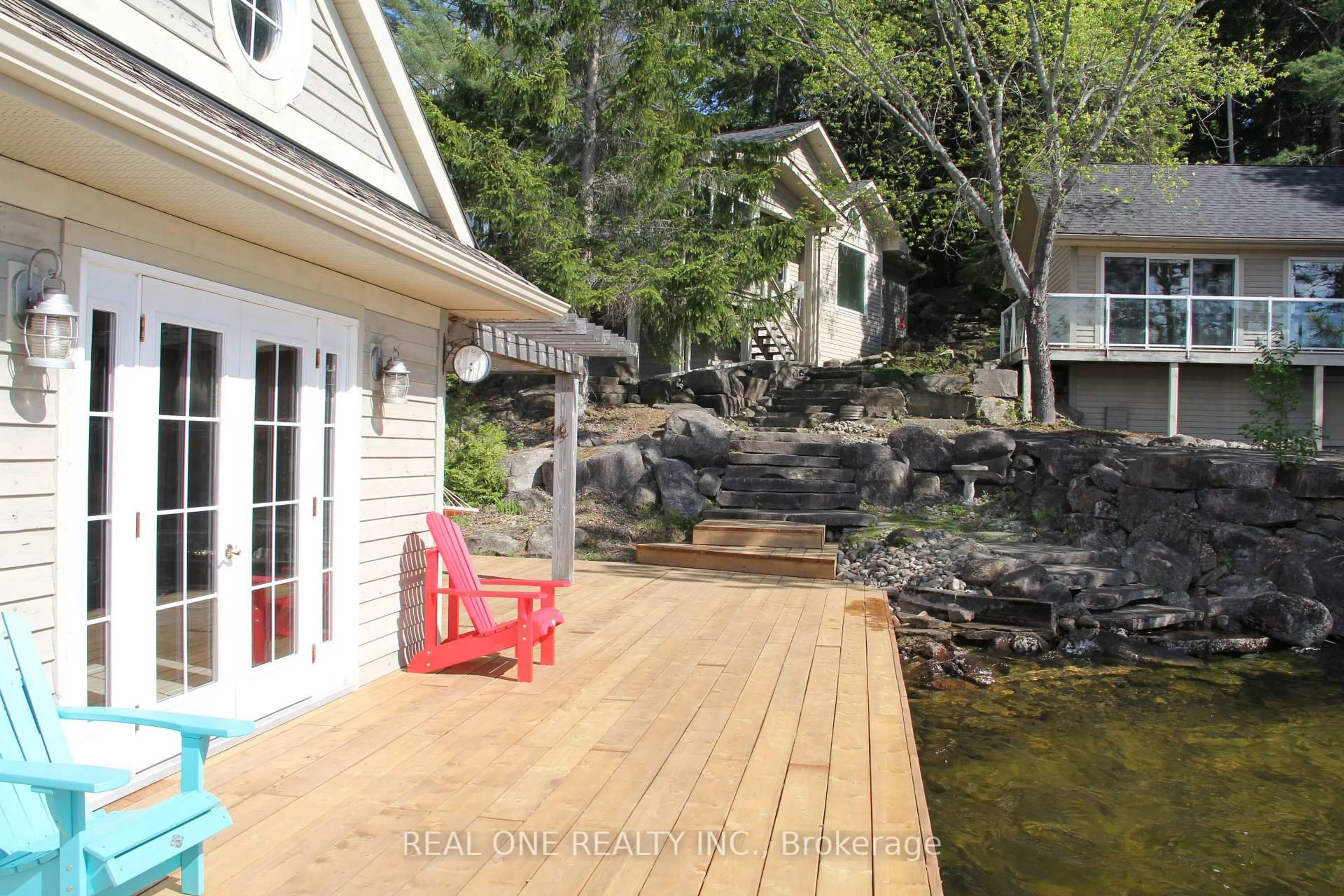 Patio, water/lake/river/ocean view for 3013 MUSKOKA ROAD 117, Lake of Bays Ontario P0B 1A0