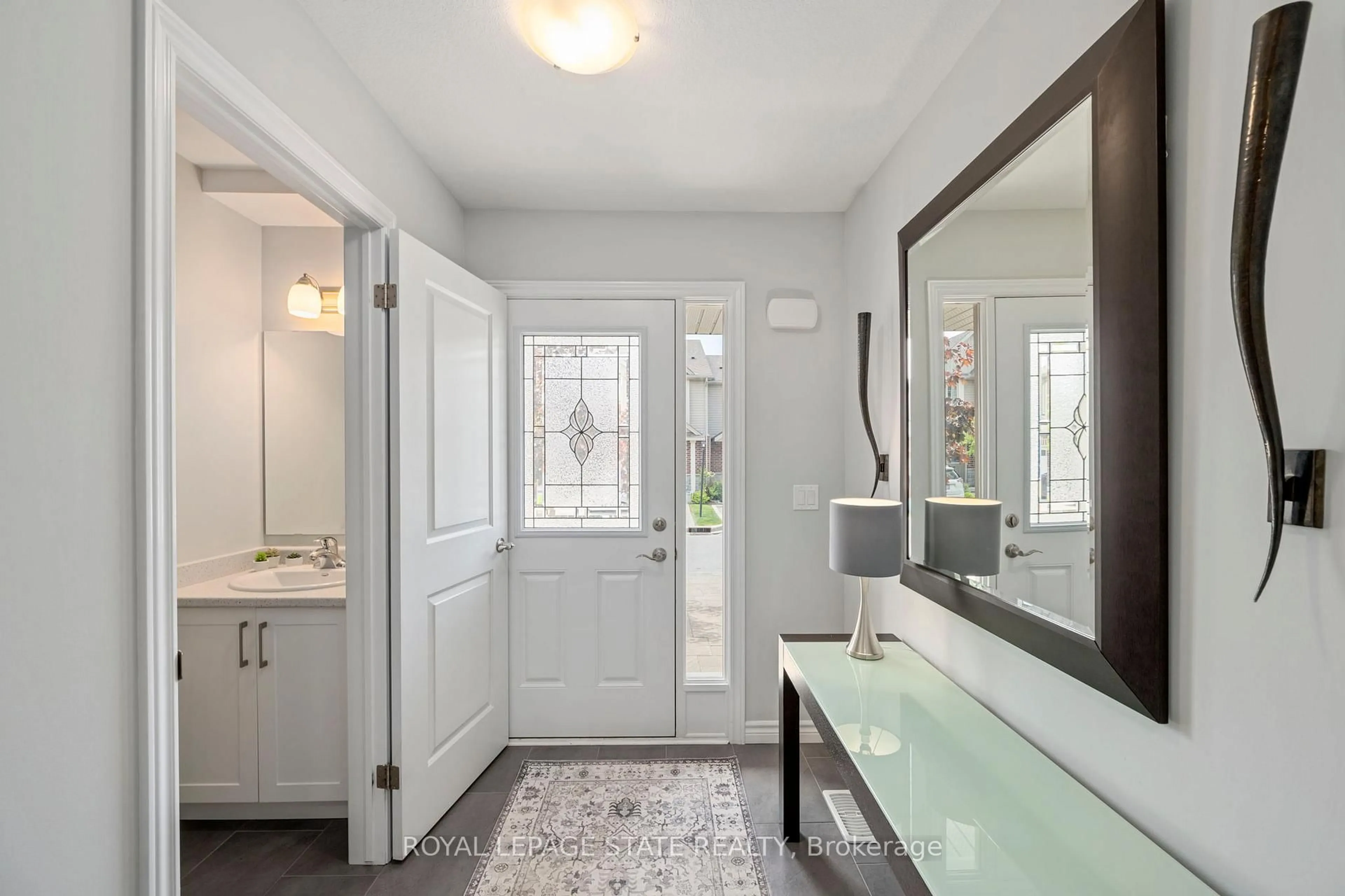 Indoor entryway for 1061 Eagletrace Dr #149, London North Ontario N6G 0T3