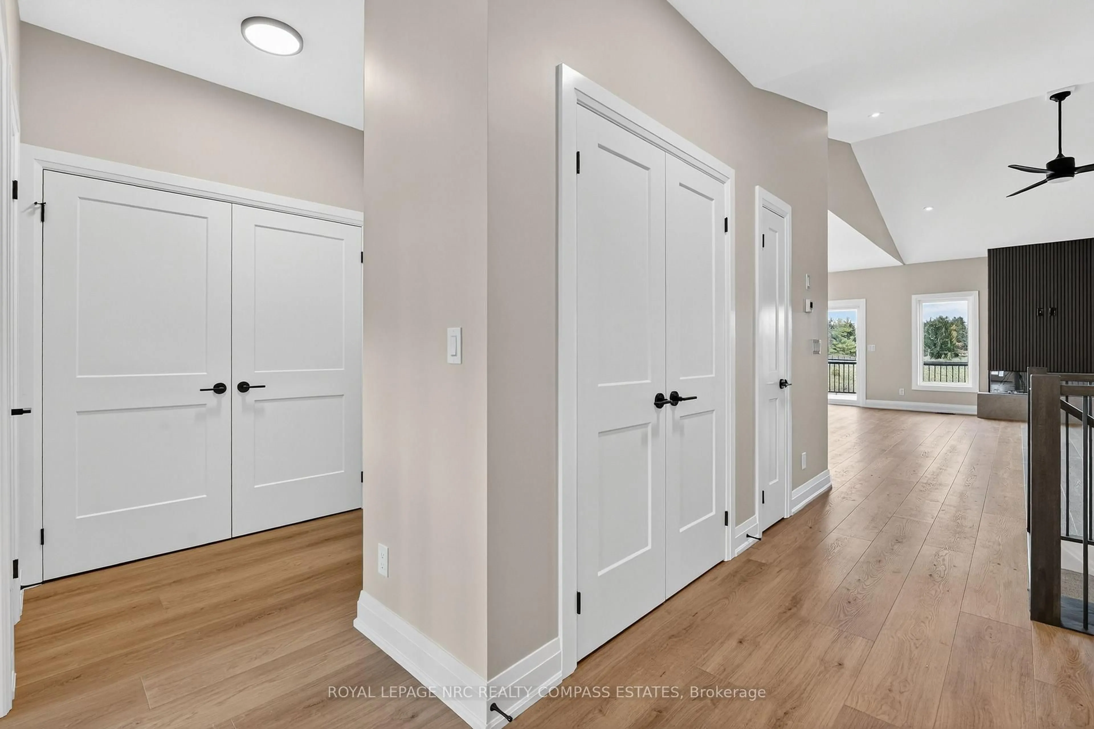 Indoor entryway for 4 Sapphire Lane, Niagara-on-the-Lake Ontario L0S 1T0