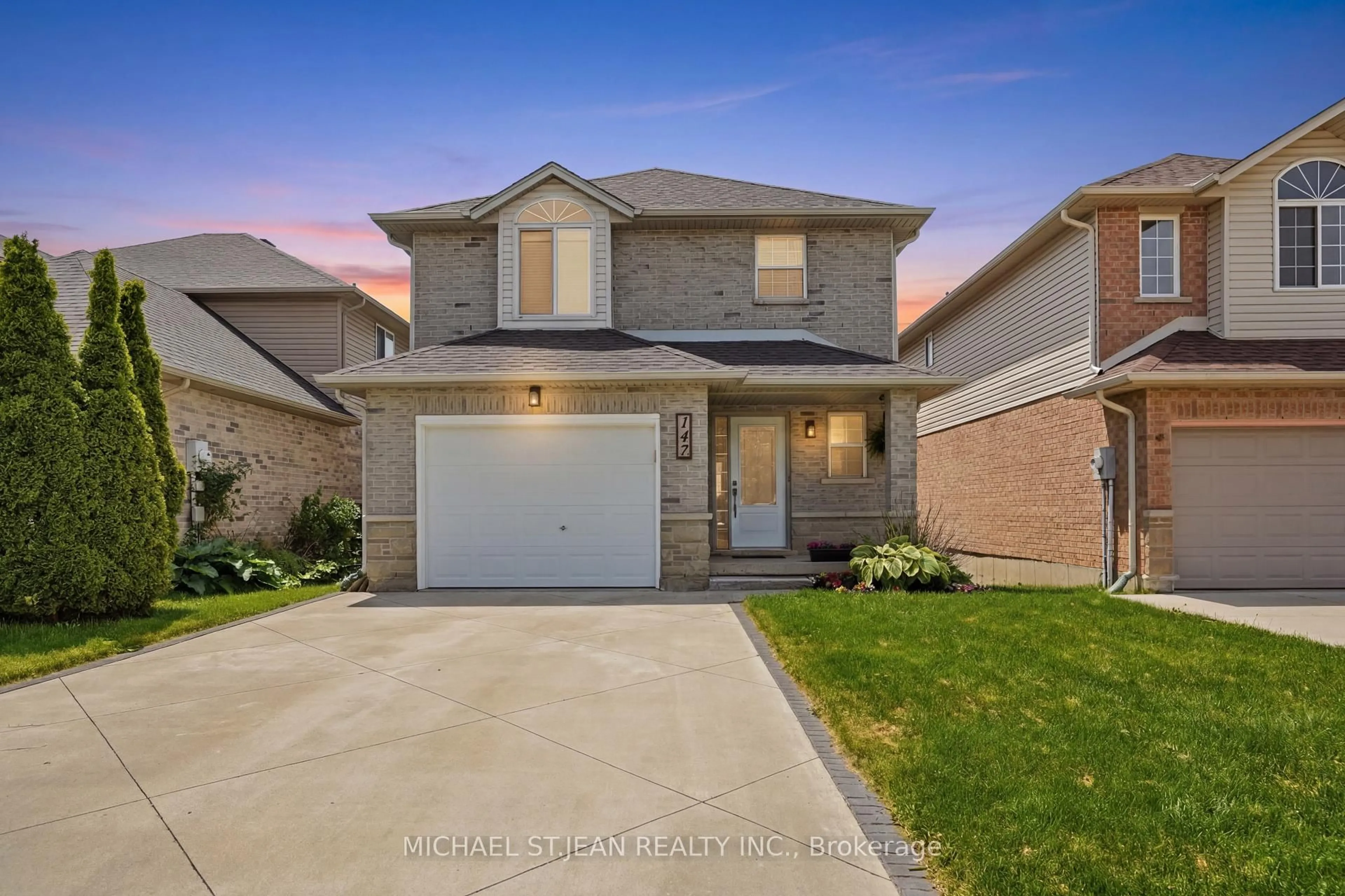 Home with brick exterior material, street for 147 Thames Way, Hamilton Ontario L0R 1W0