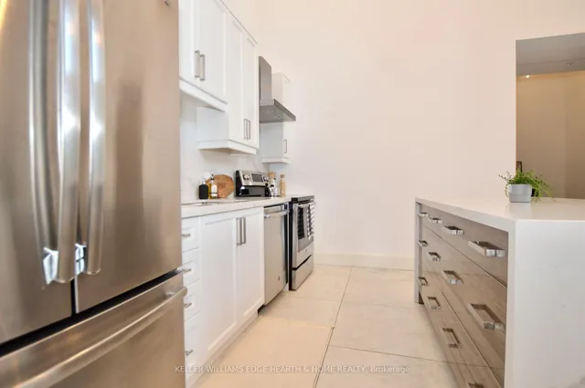 112 King St #PH6, Hamilton 4