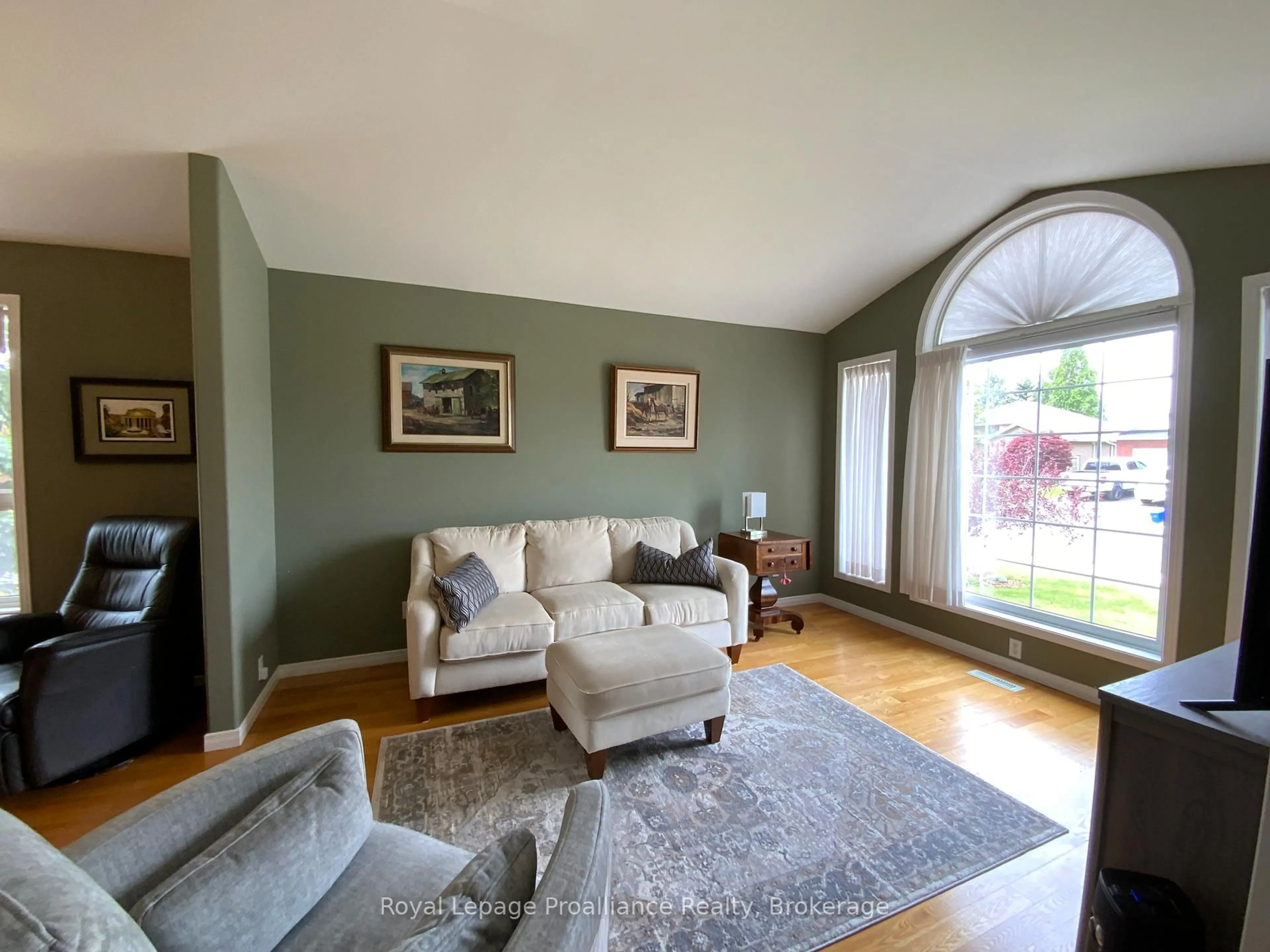 Living room with furniture, unknown for 31 Hemlock Cres, Belleville Ontario K8N 5Y1