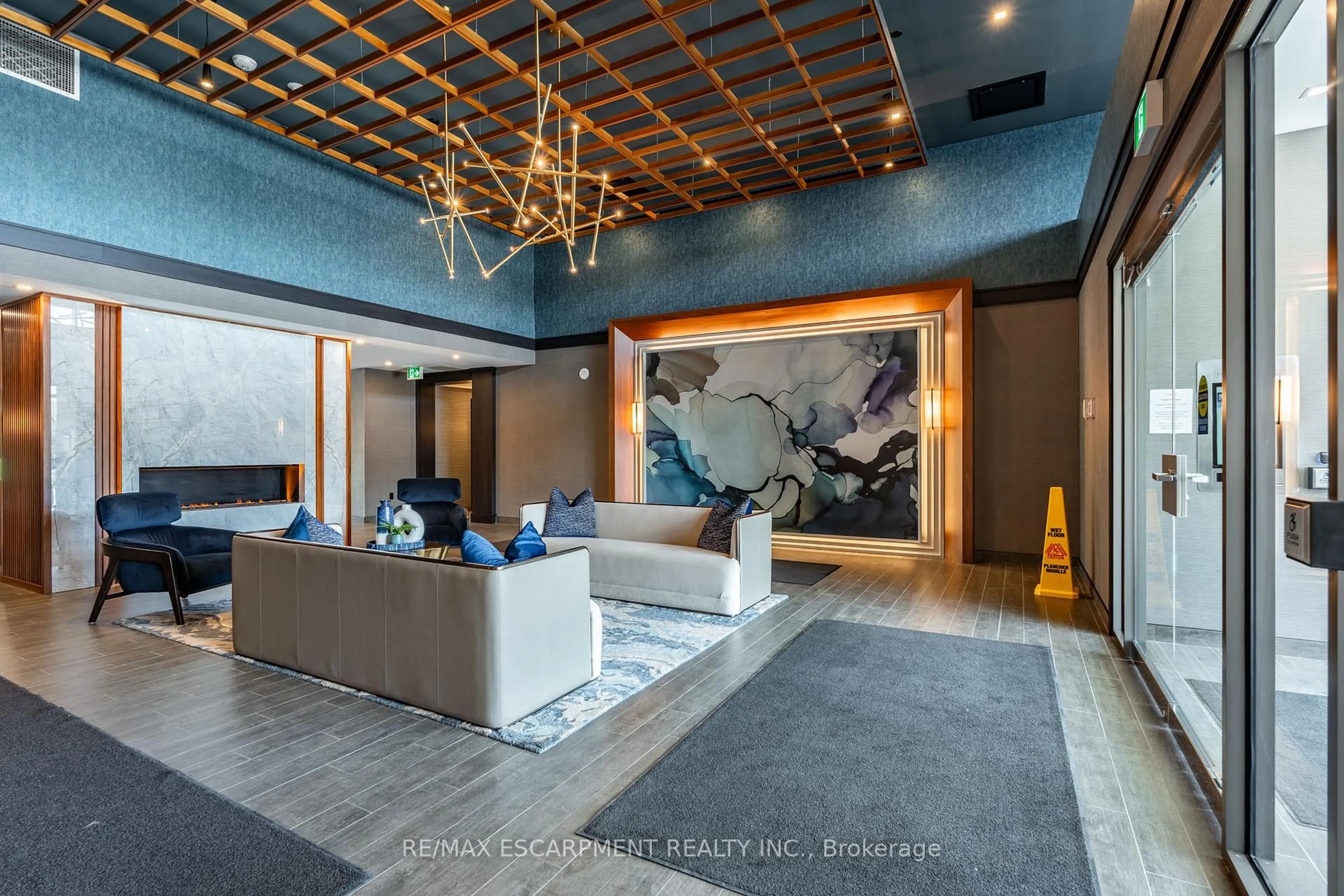 Lobby for 470 Dundas St #225, Hamilton Ontario L8B 2A6