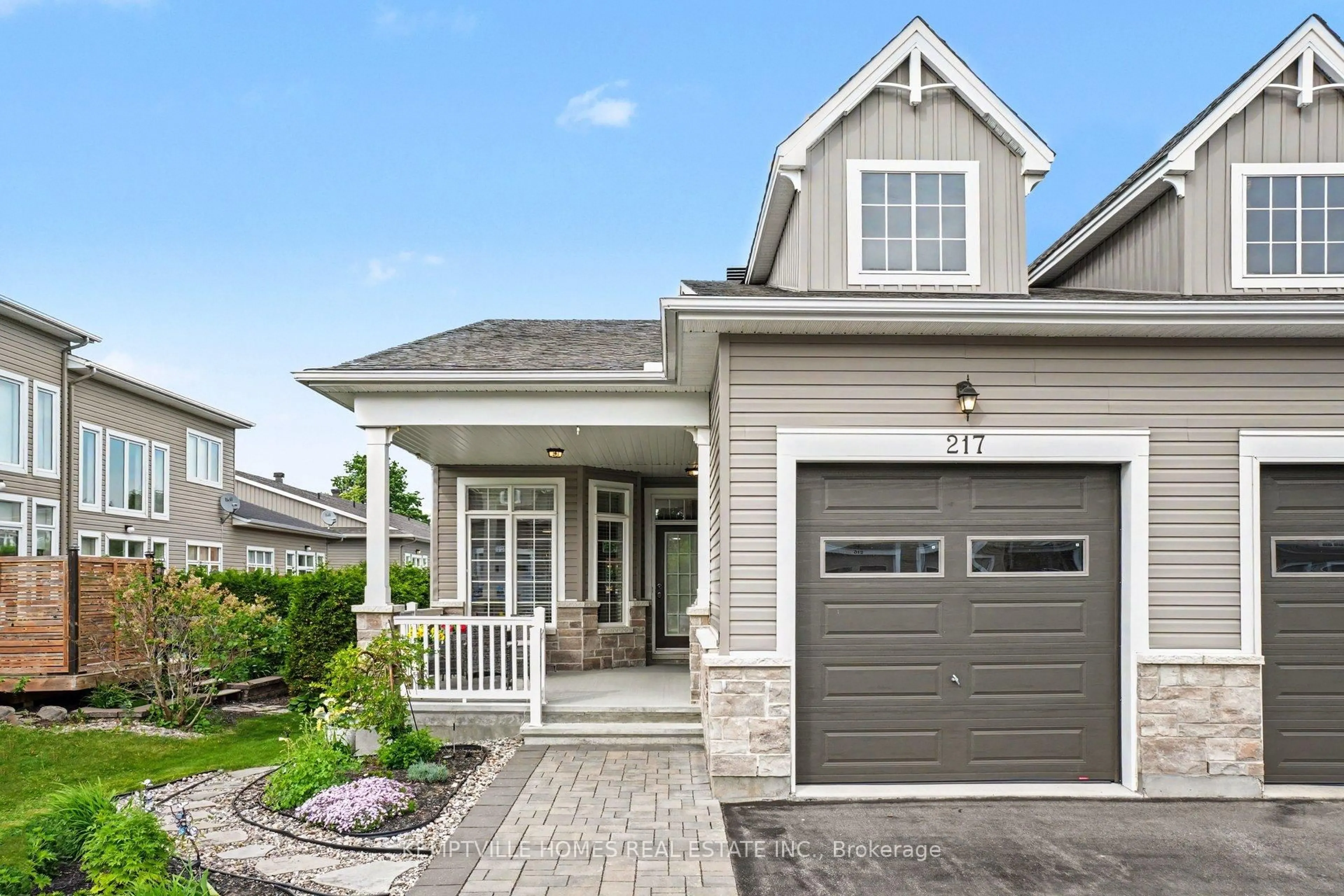 Home with vinyl exterior material, street for 217 Oxford West St, North Grenville Ontario K0G 1J0