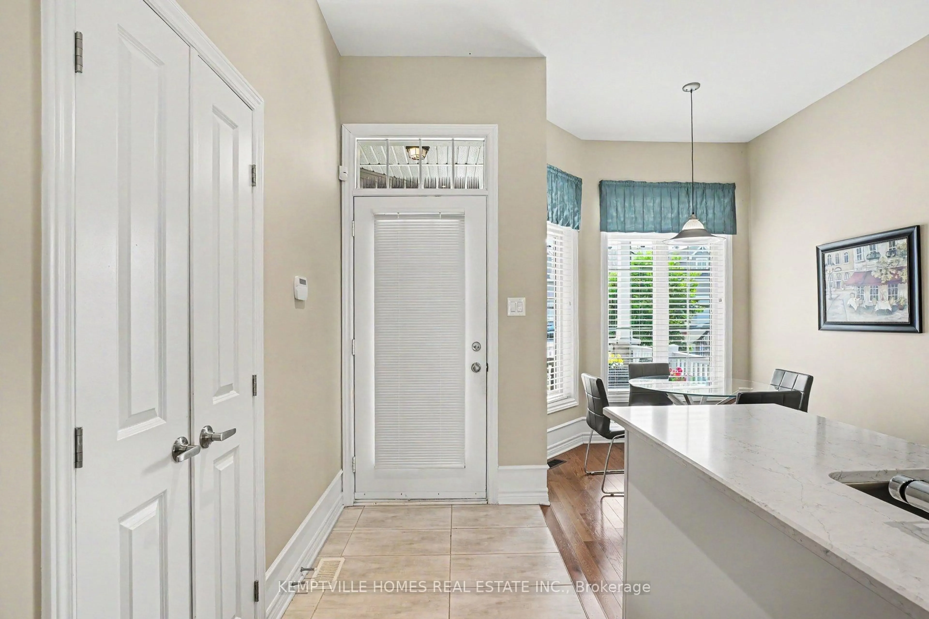 Indoor entryway for 217 Oxford West St, North Grenville Ontario K0G 1J0