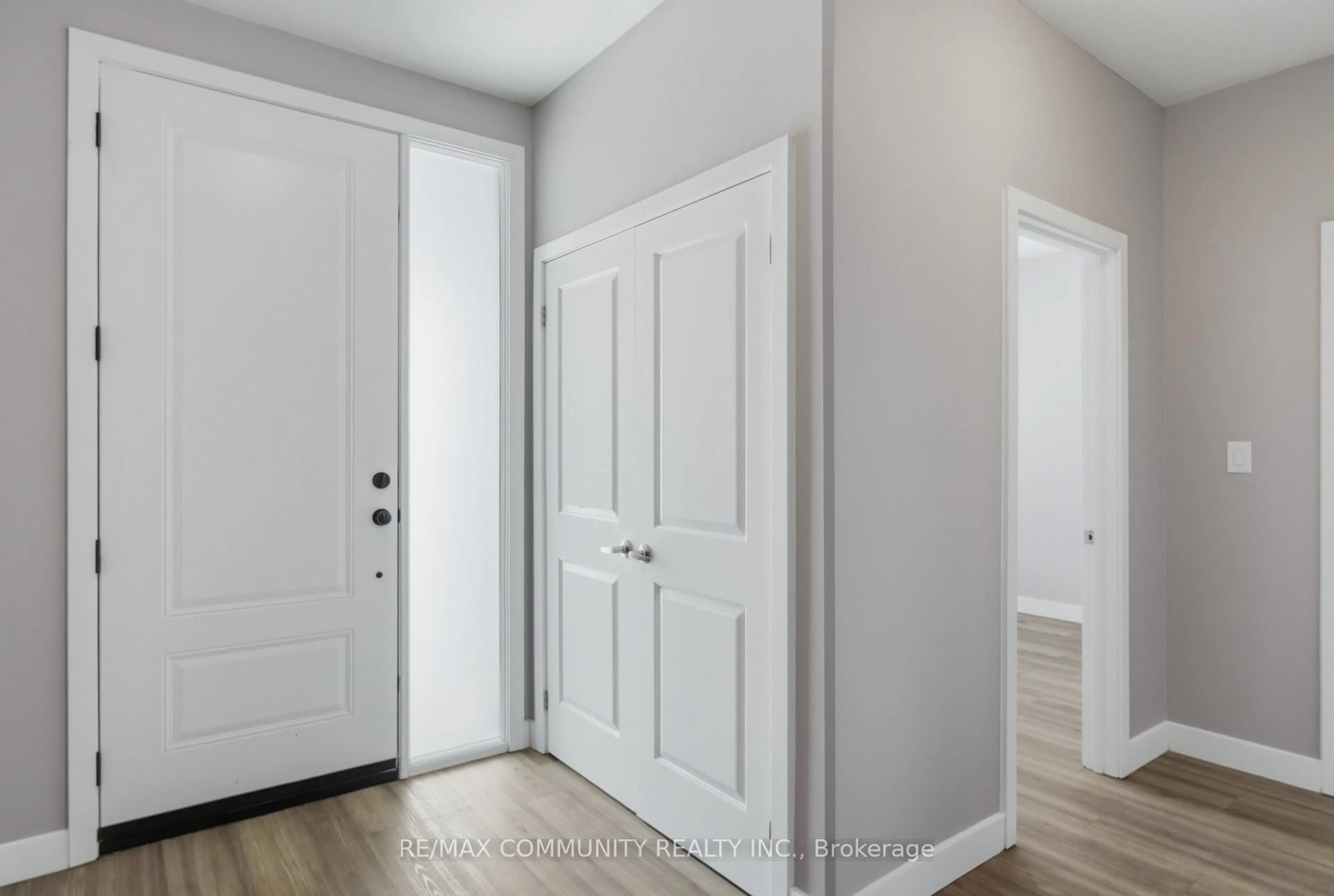 Indoor entryway for 52 Potter Dr, Bissett Creek Ontario K0H 2H0