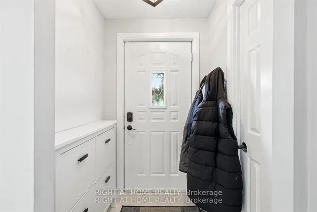 1633 Lafrance Dr, Ottawa 3