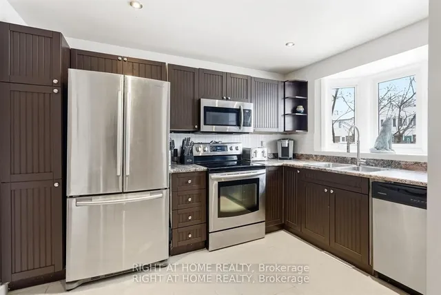 1633 Lafrance Dr, Ottawa 4