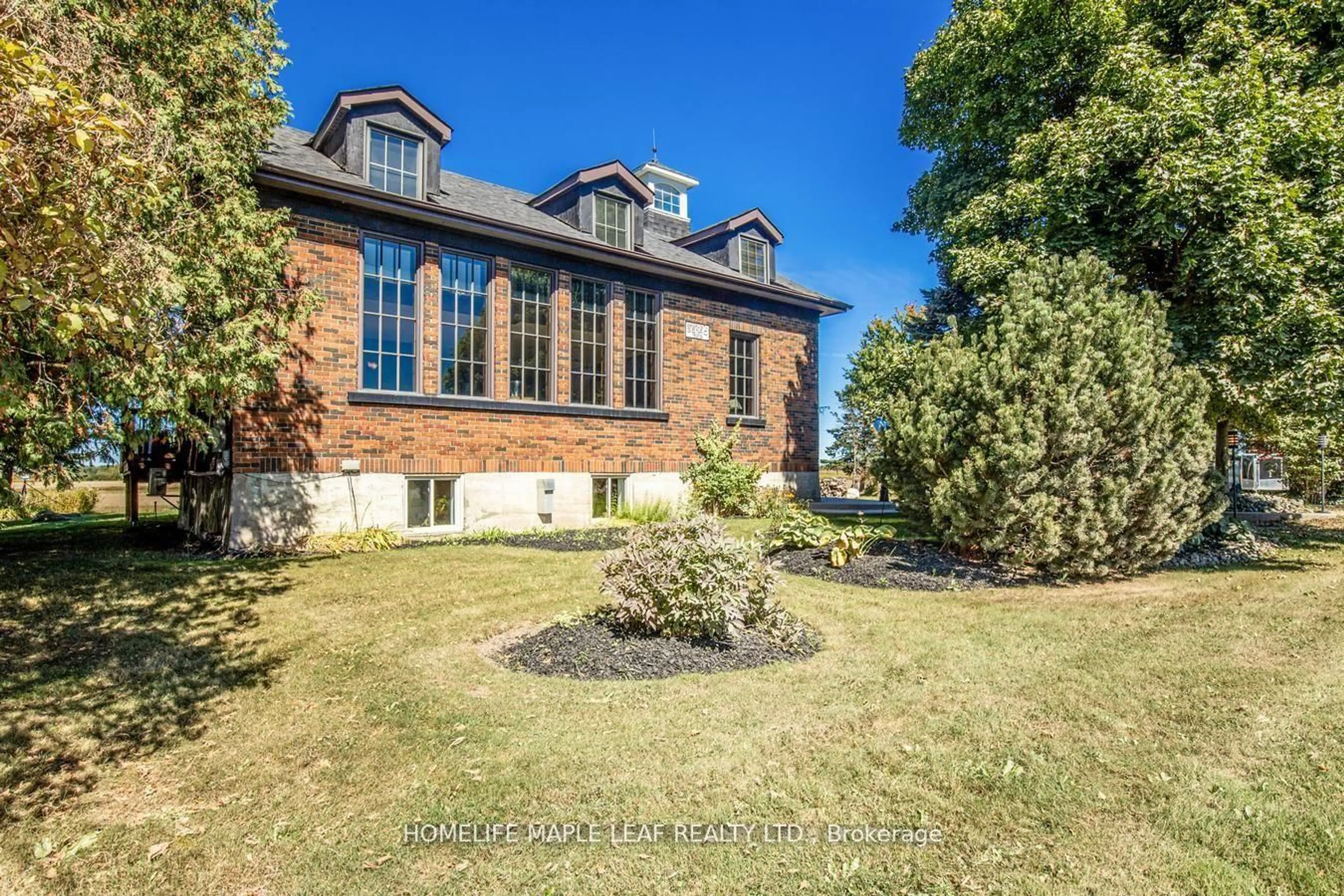 Home with brick exterior material, building for 244337 5 Side Rd, Amaranth Ontario L9W 0W3
