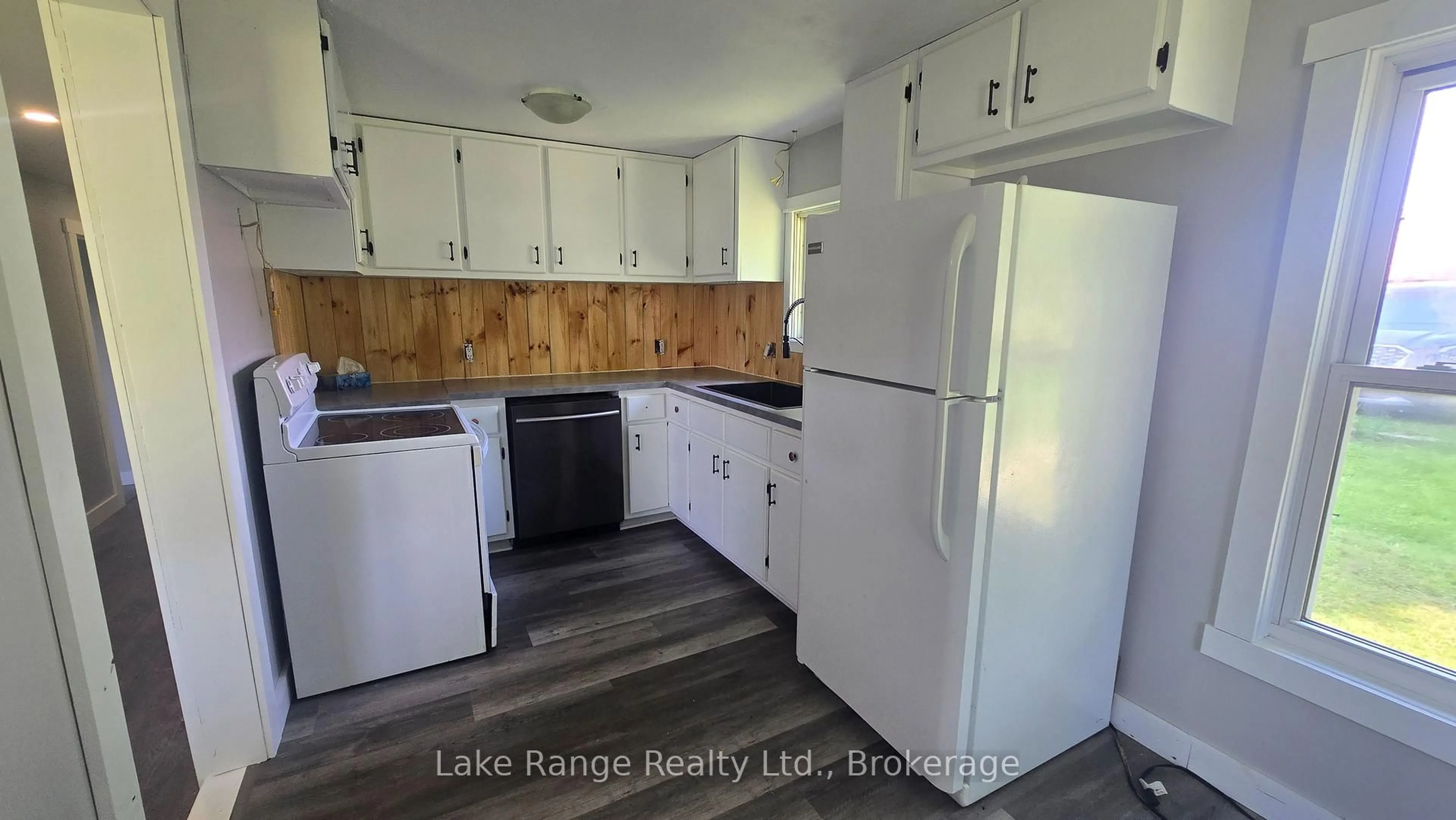 Standard kitchen, unknown for 3525 Highway 9 Highway, Brockton Ontario N0G 2V0