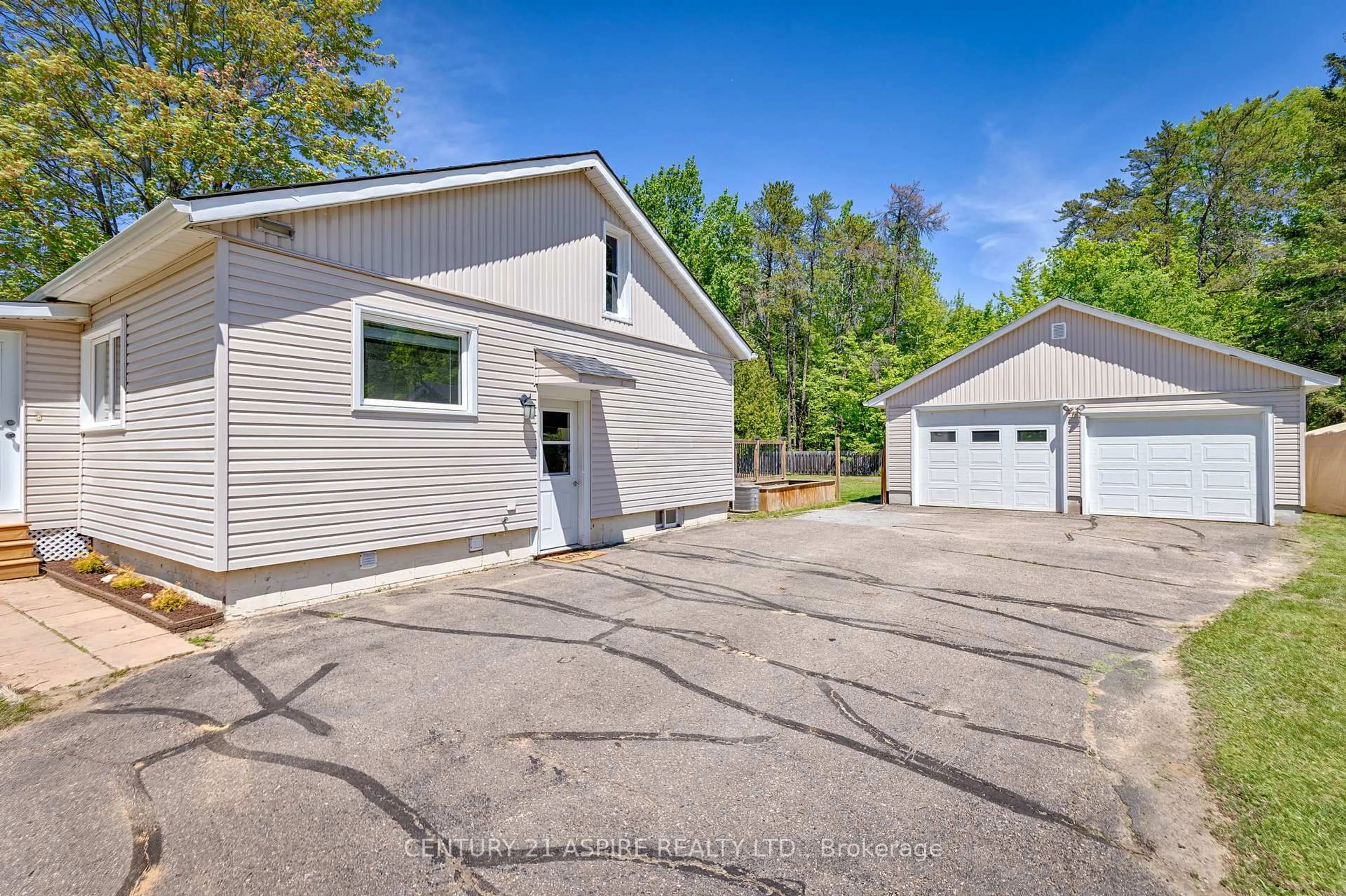 Unknown for 64 Laurentian Dr, Petawawa Ontario K8H 2M3