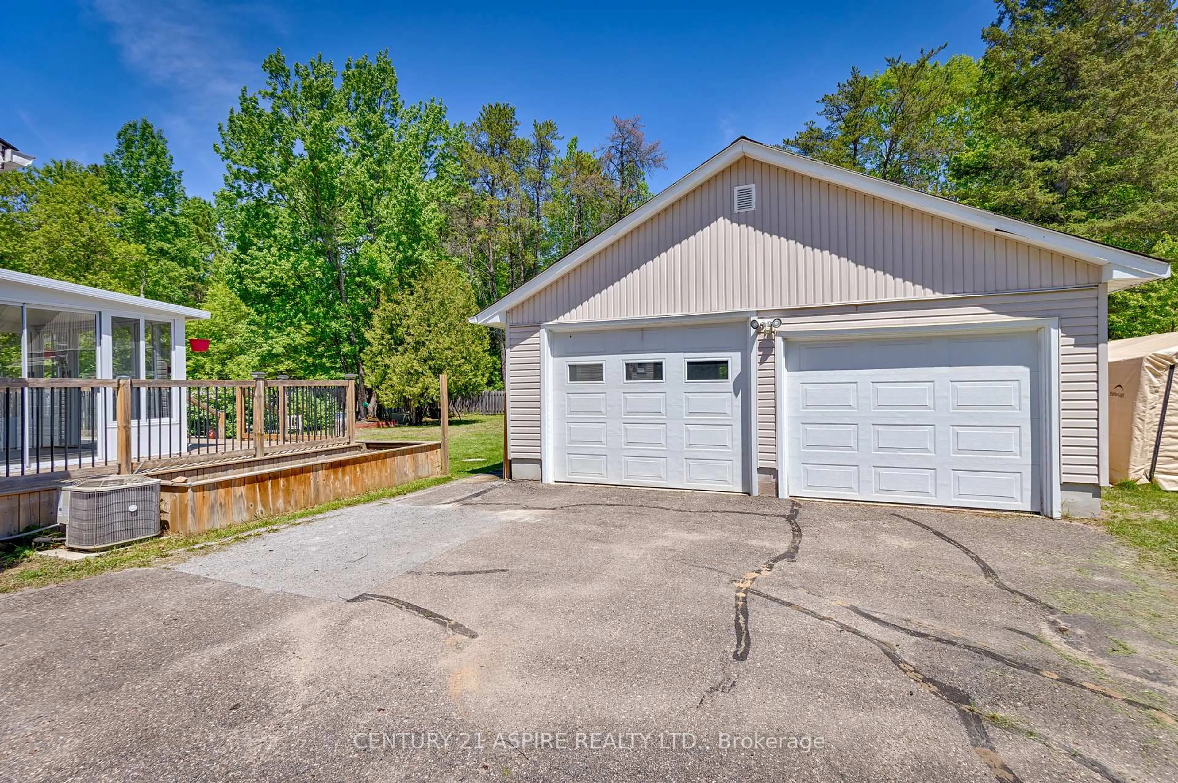 Indoor garage for 64 Laurentian Dr, Petawawa Ontario K8H 2M3