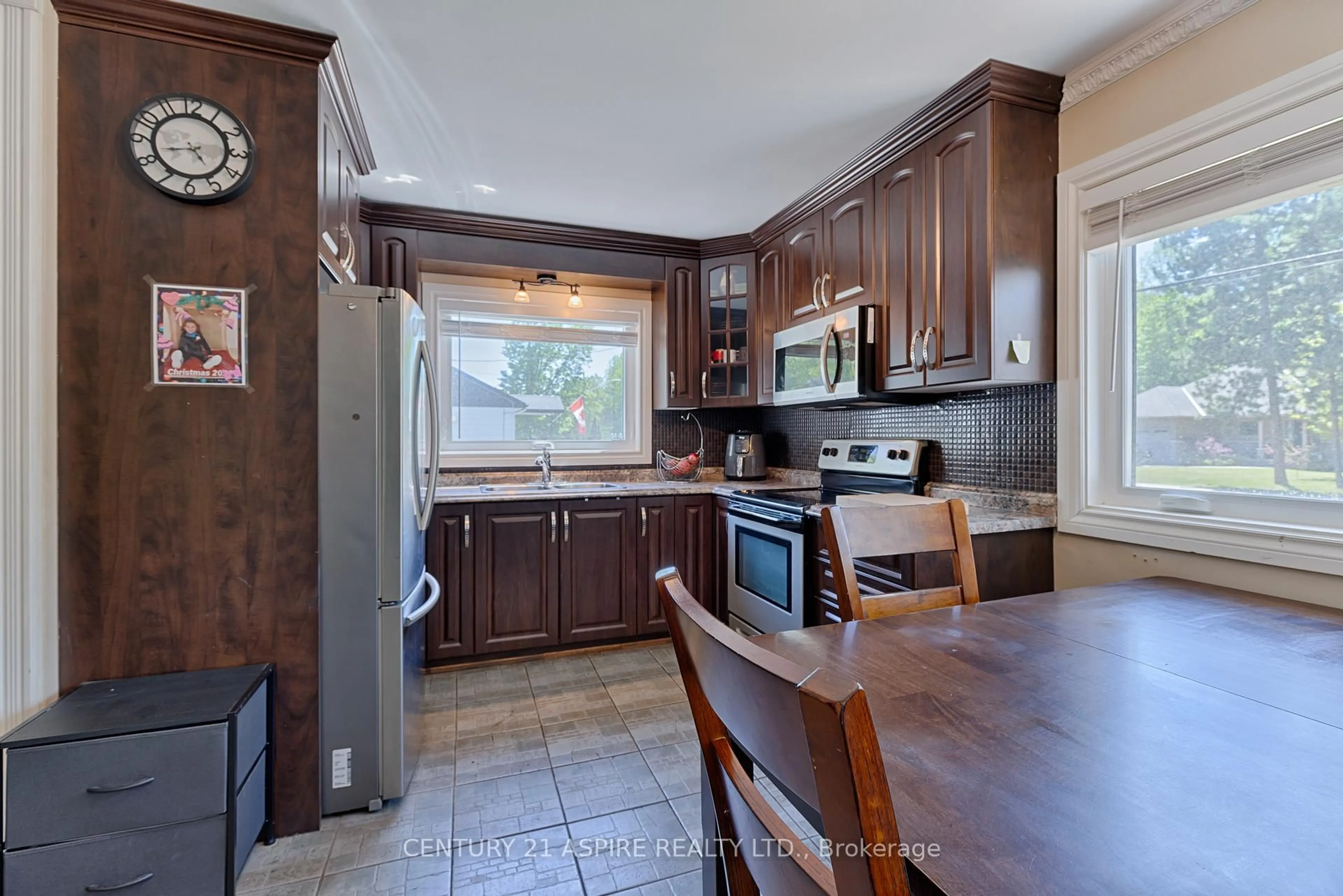 Standard kitchen, ceramic/tile floor for 64 Laurentian Dr, Petawawa Ontario K8H 2M3